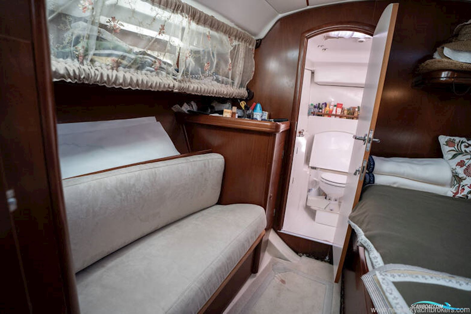 Beneteau Oceanis Clipper 411