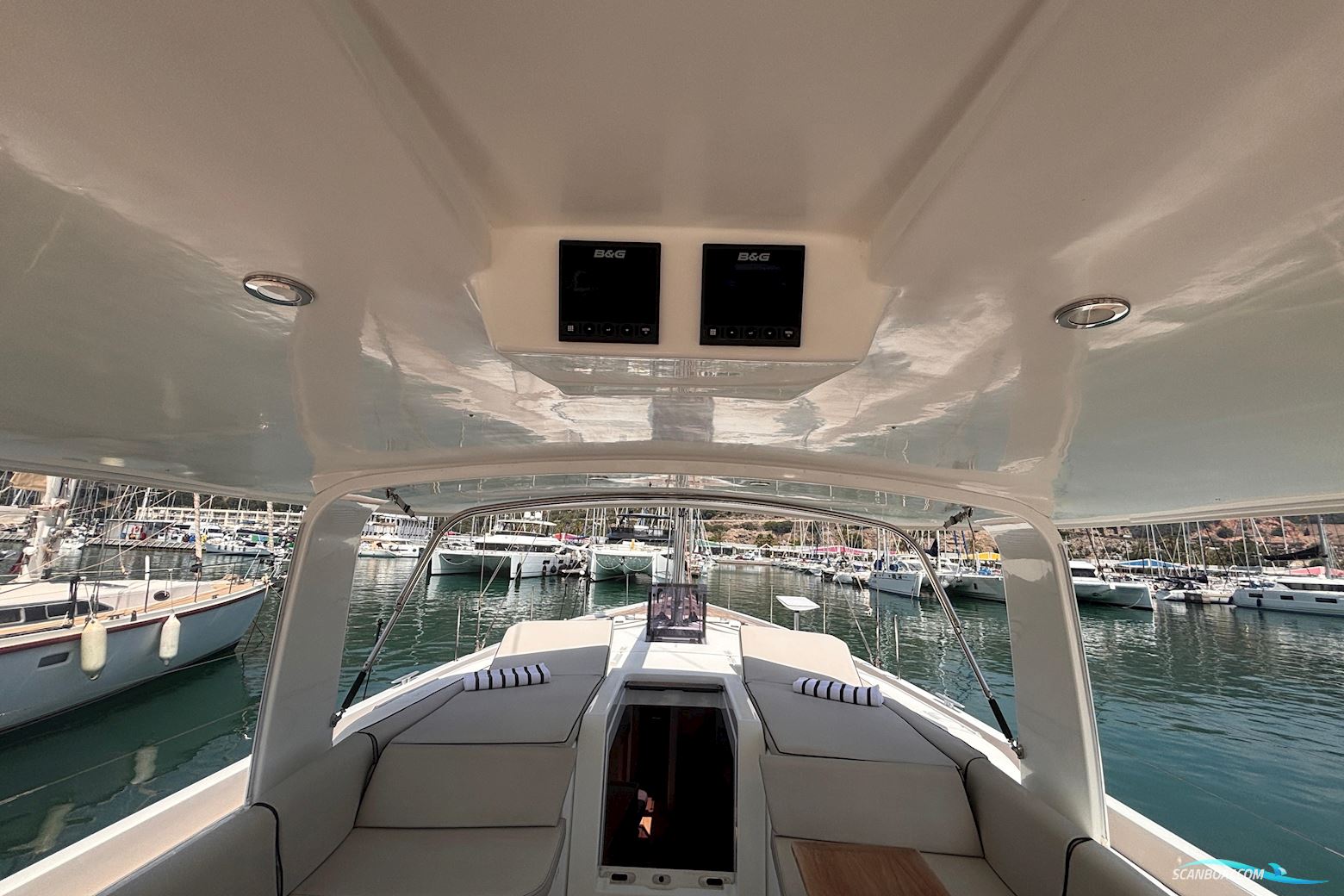 Beneteau Oceanis Yacht 54