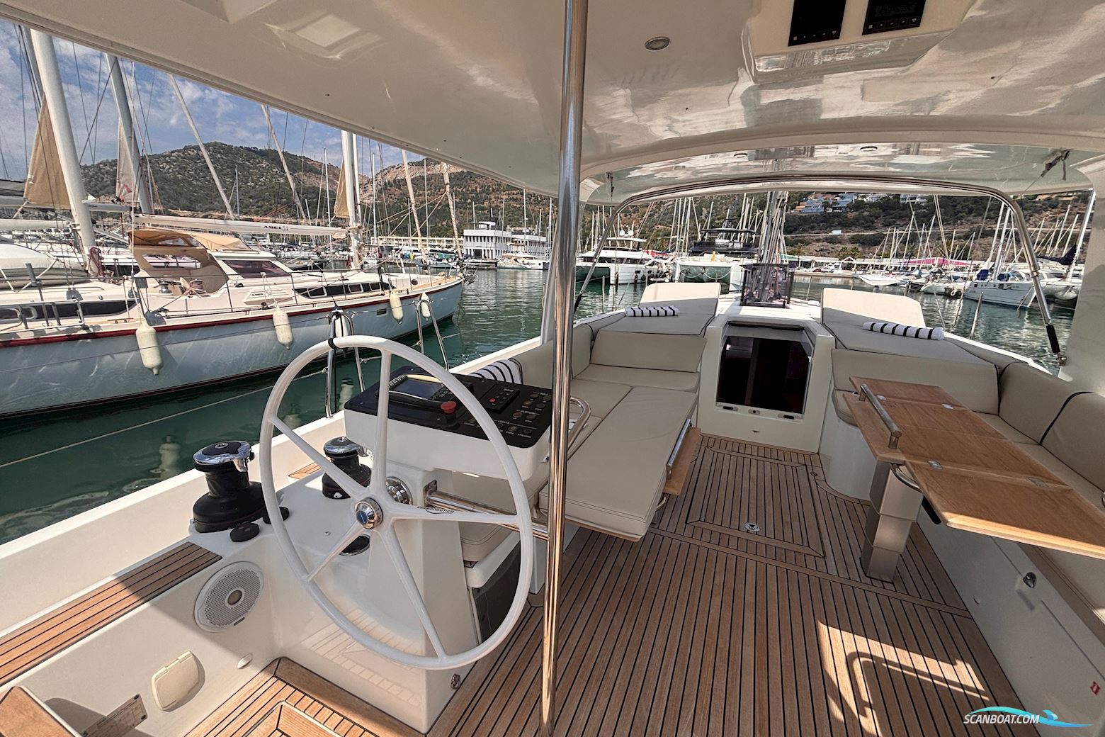 Beneteau Oceanis Yacht 54