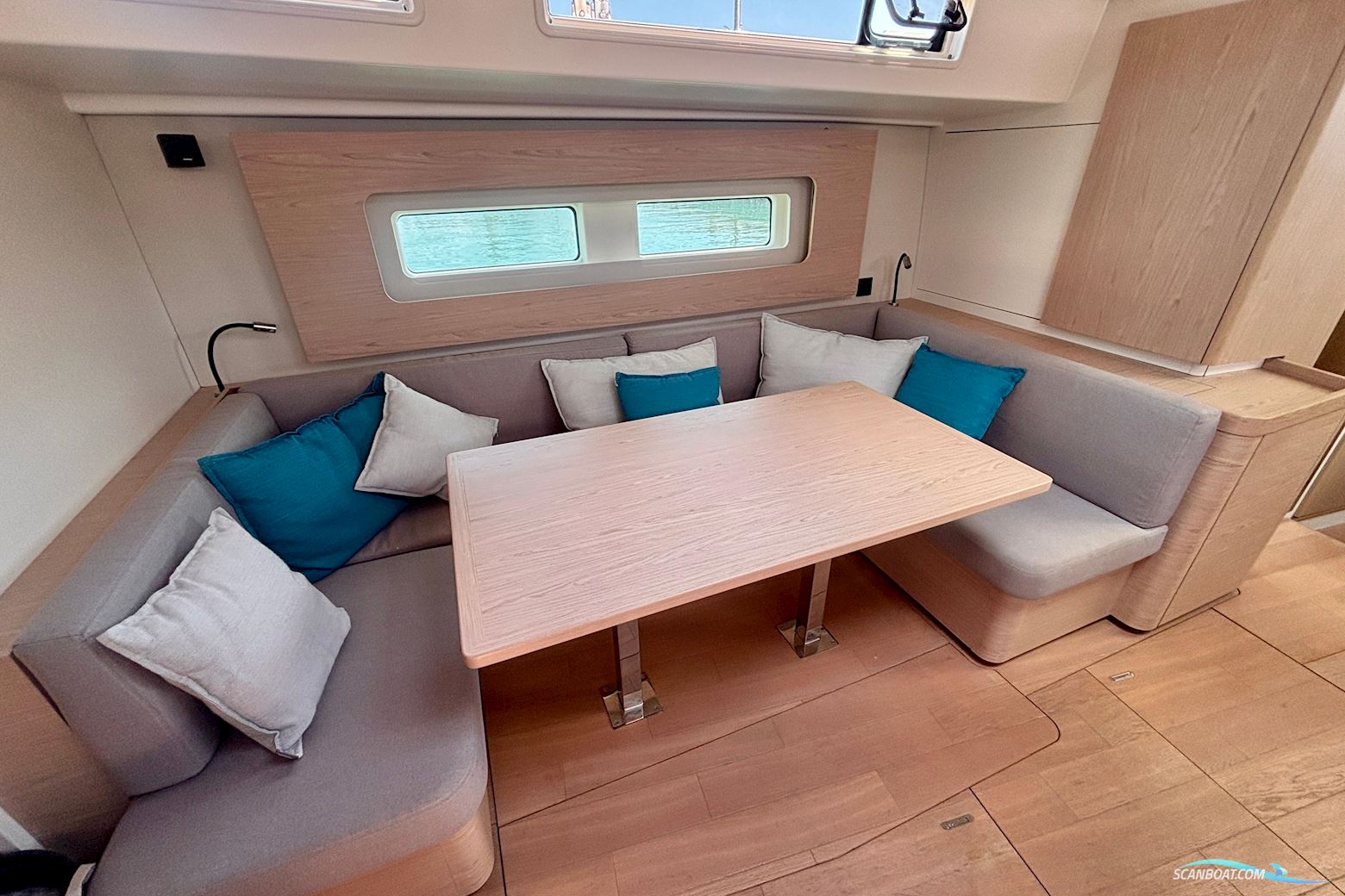 Beneteau Oceanis Yacht 54