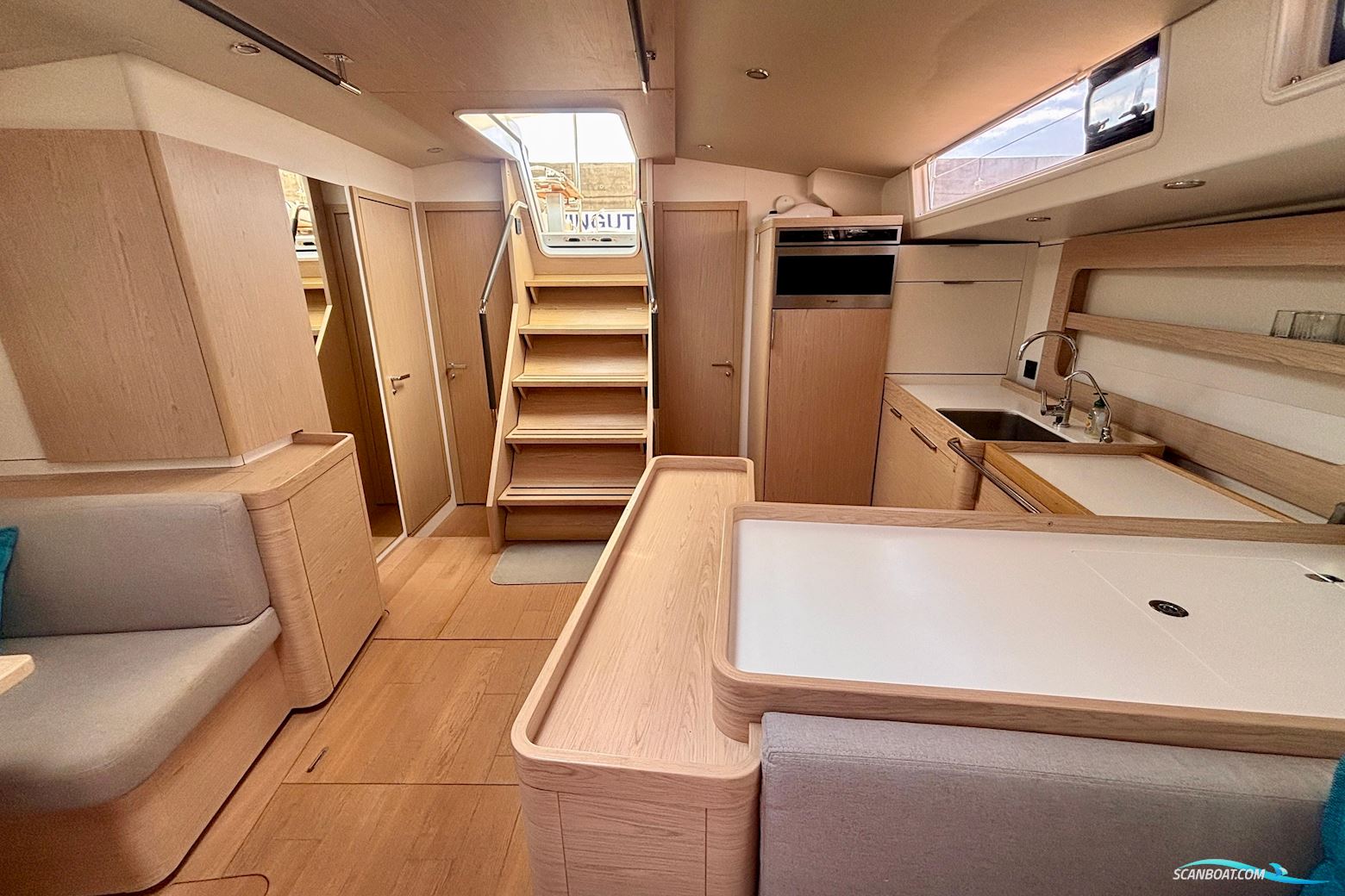 Beneteau Oceanis Yacht 54