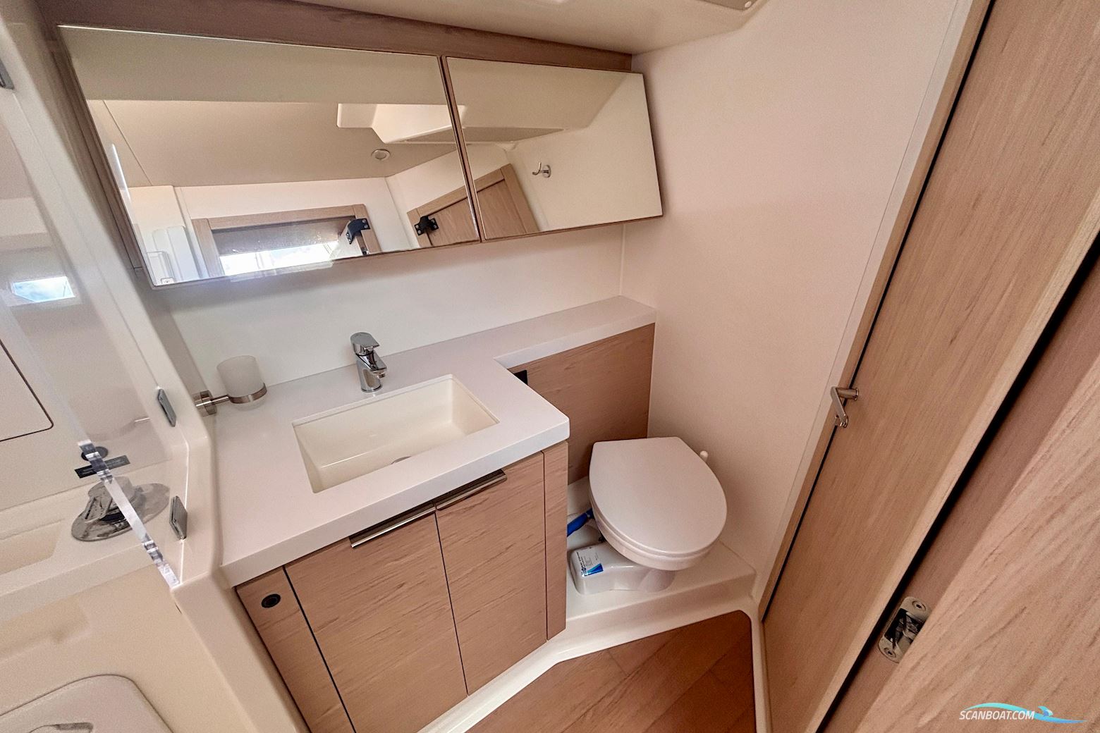 Beneteau Oceanis Yacht 54