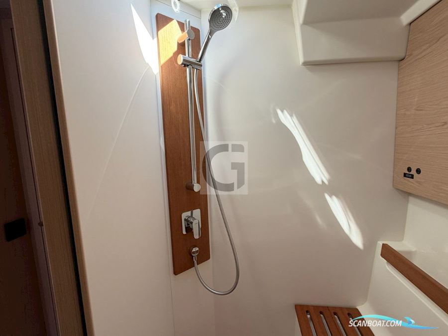 Beneteau Oceanis Yacht 54
