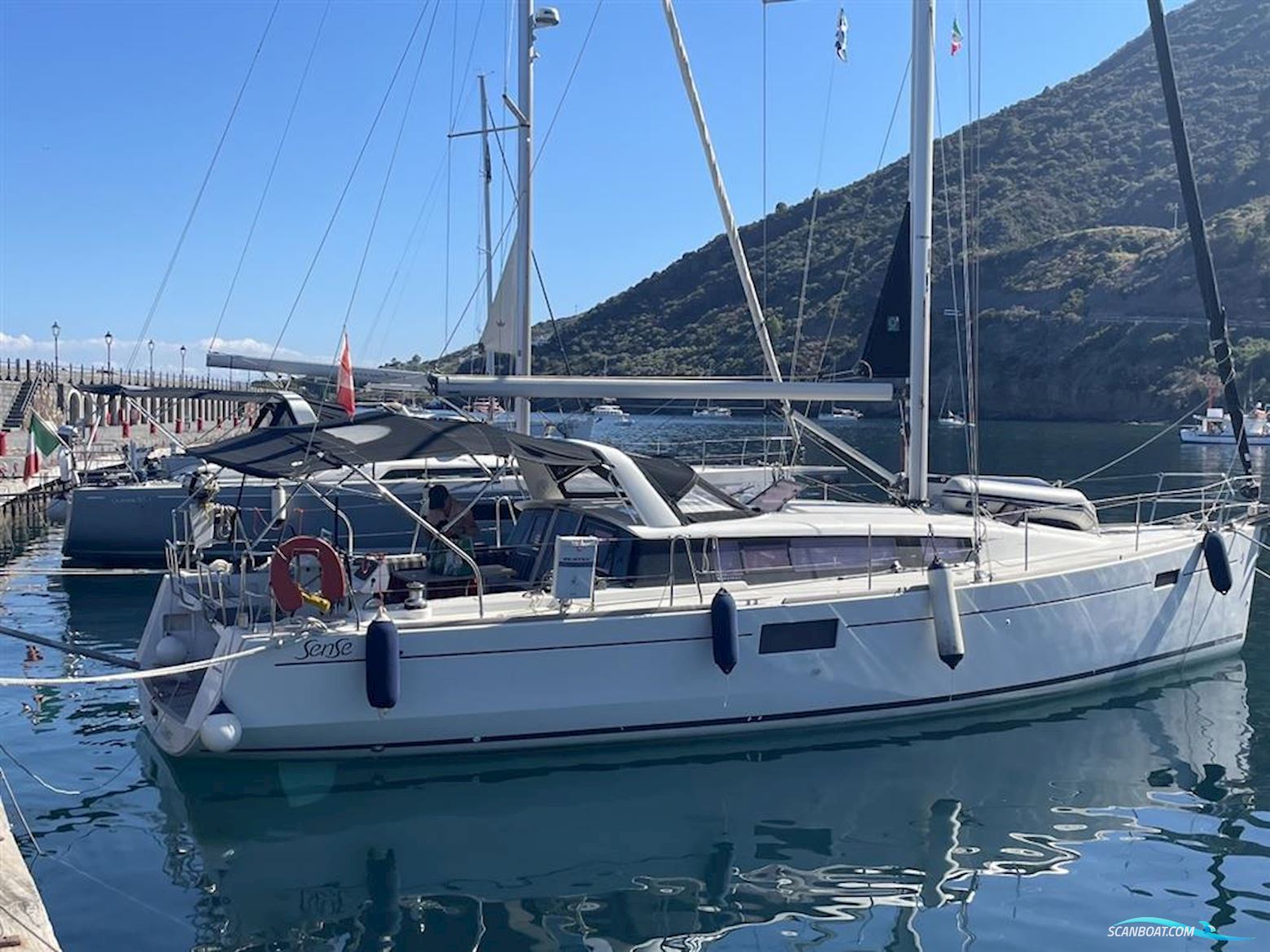 Beneteau Sense 43 Sejlbåd 2012, med Yanmar 4JH5CE 4 Cylinder 39kW  (55 HP) motor, Italien