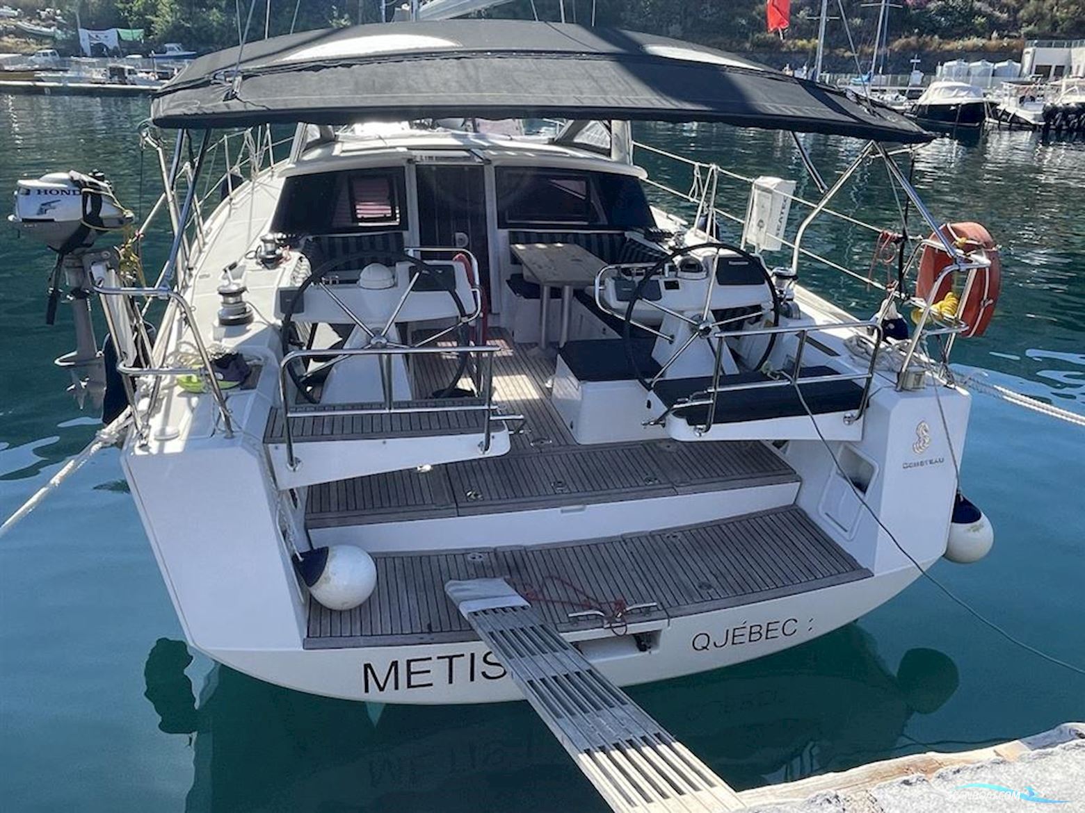 Beneteau Sense 43