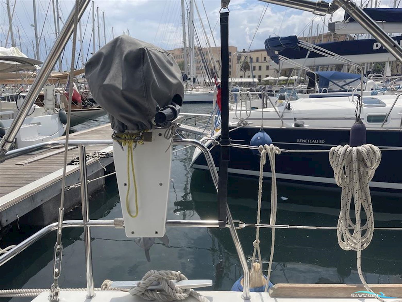 Beneteau Sense 43