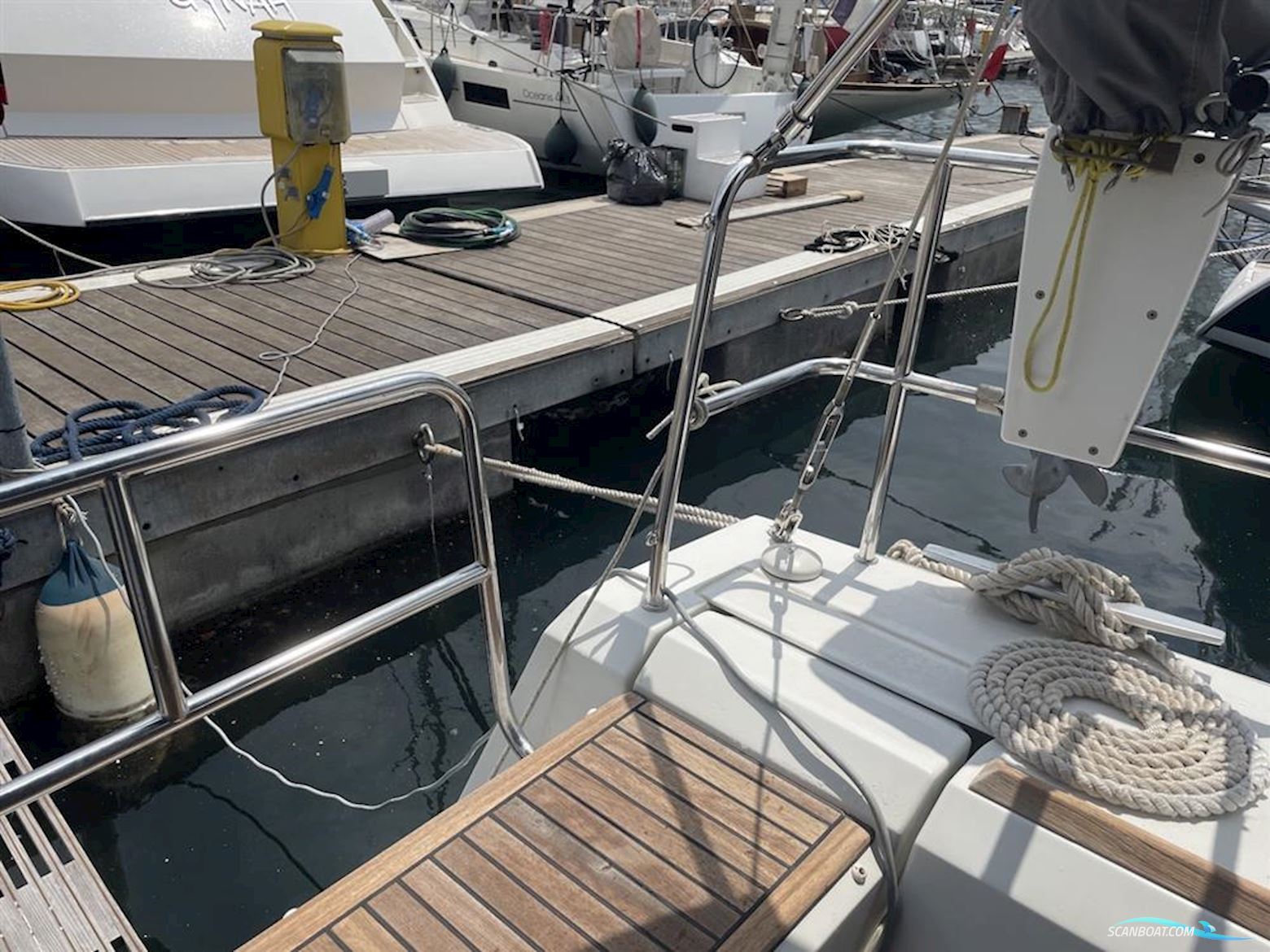 Beneteau Sense 43