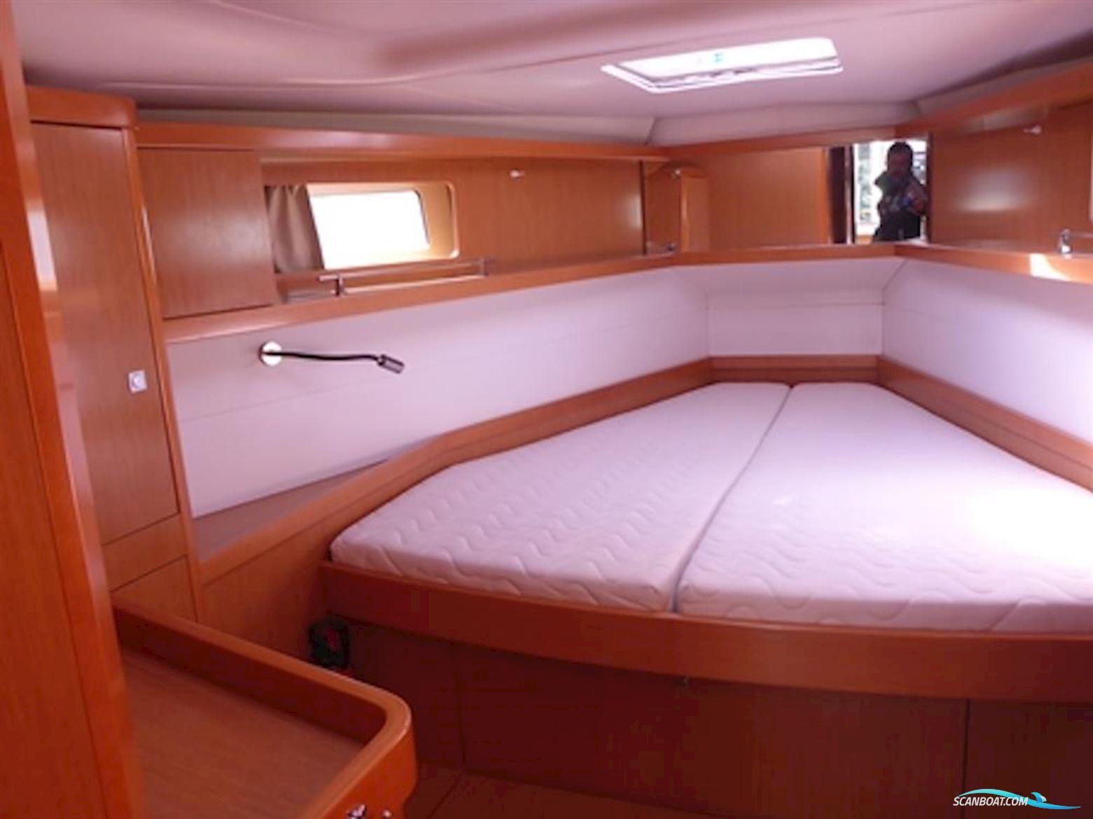 Beneteau Sense 43
