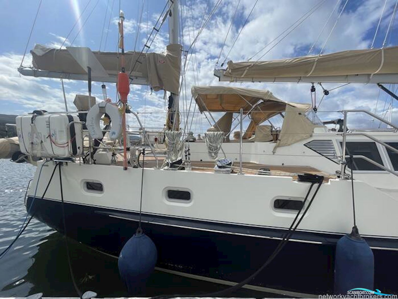 Bruce Roberts Custom Built Voyager 542 | 54ft