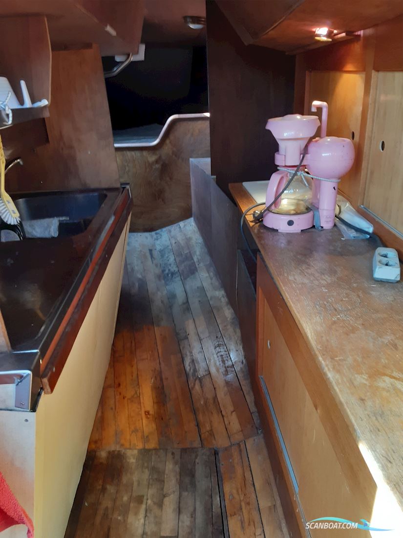 Bruce Roberts Offshore 44