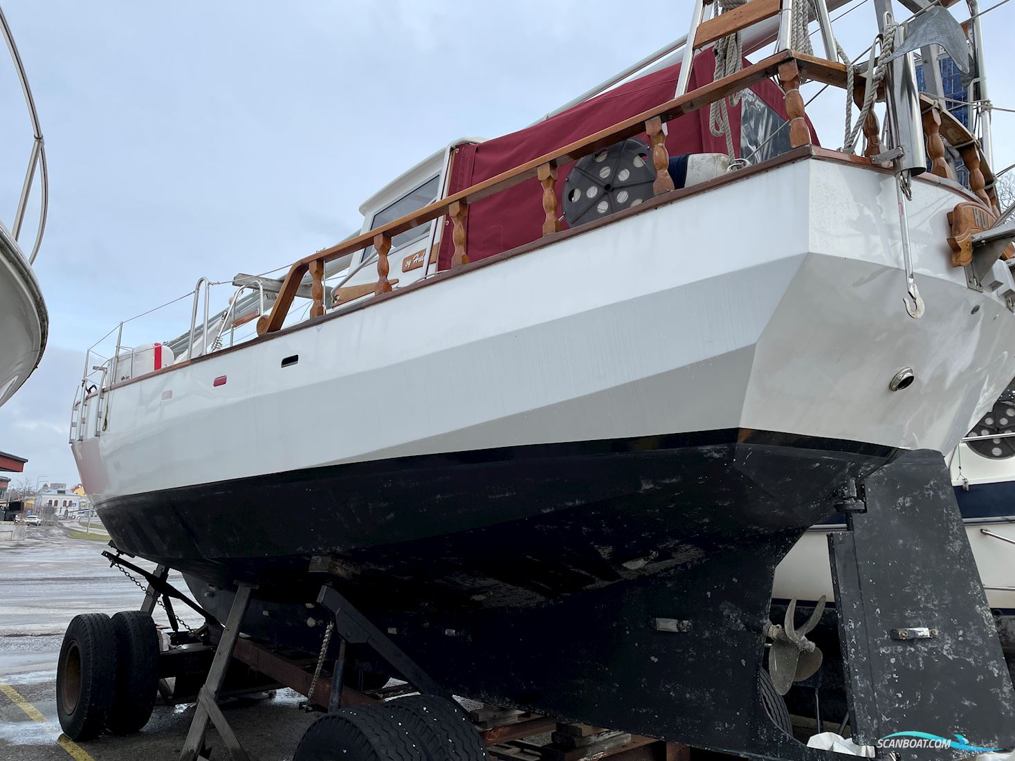 Bruce Roberts Spray 33