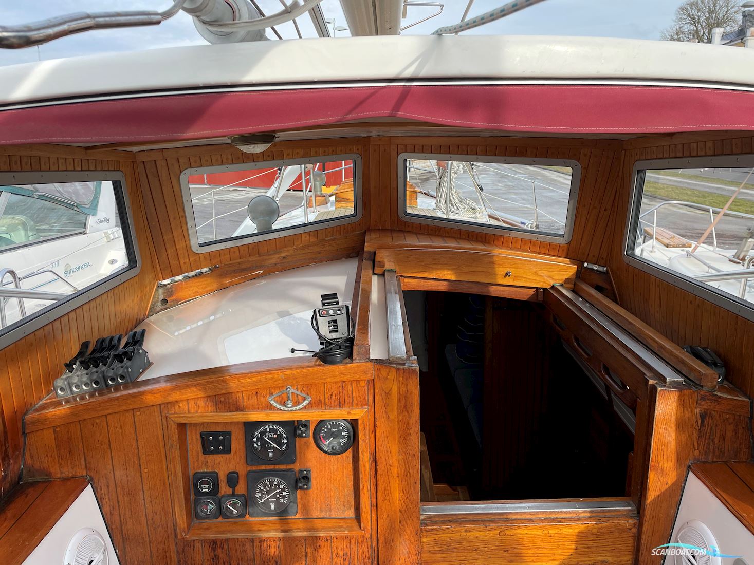 Bruce Roberts Spray 33