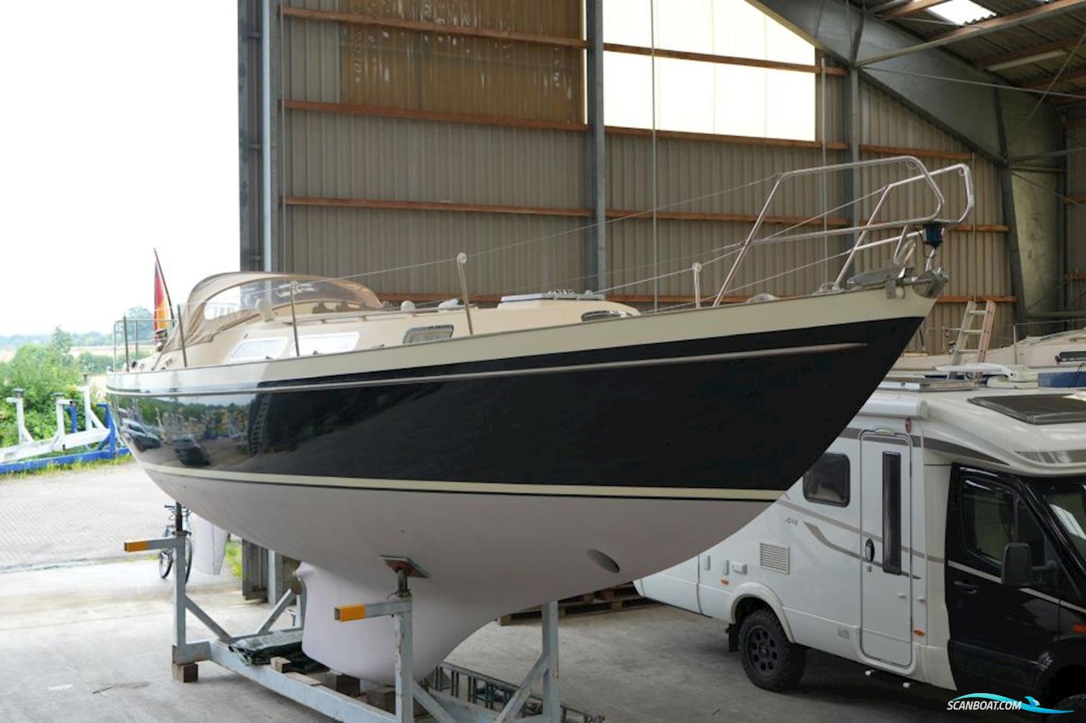 Camper & Nicholsons 35