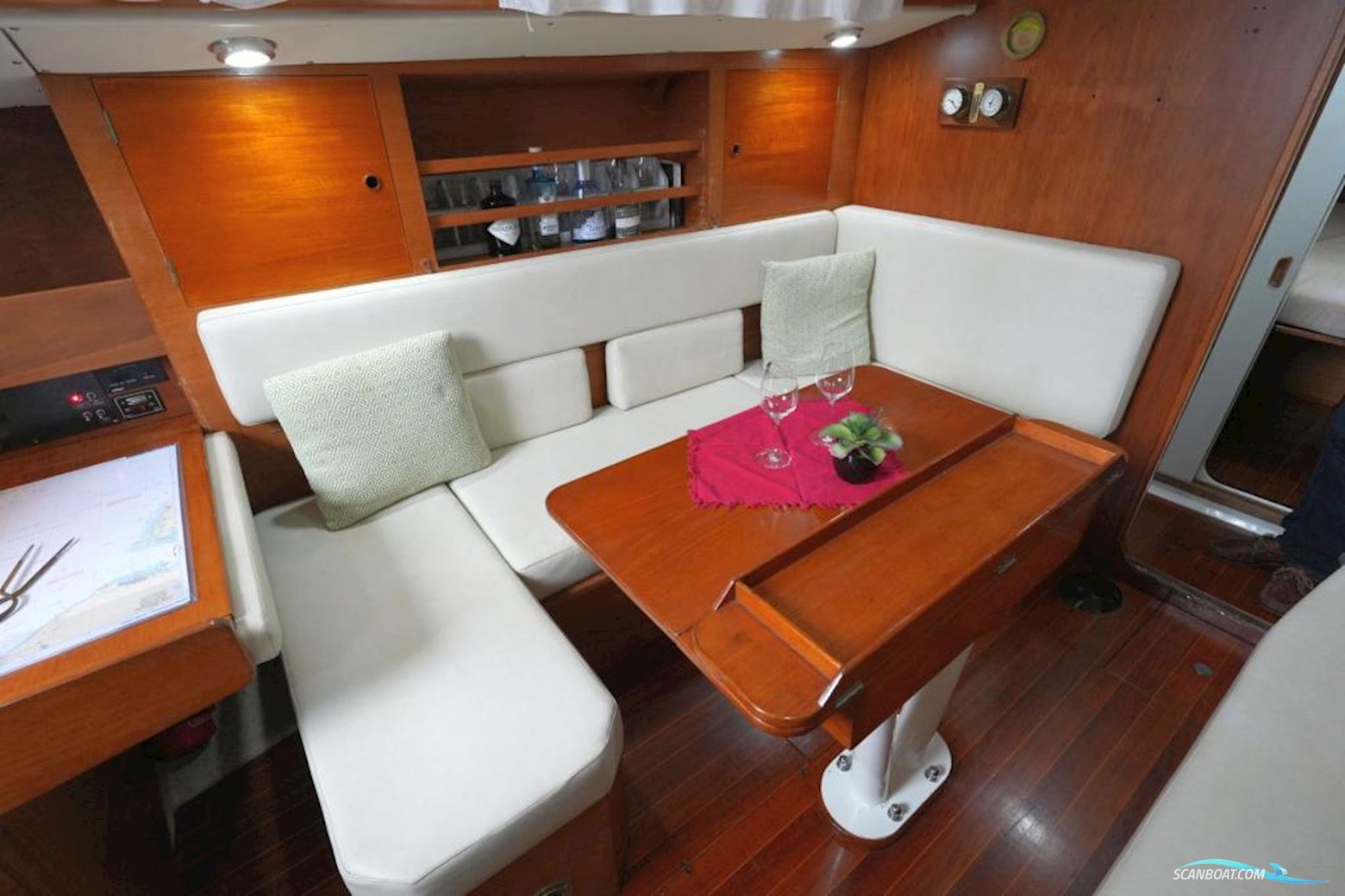 Camper & Nicholsons 35