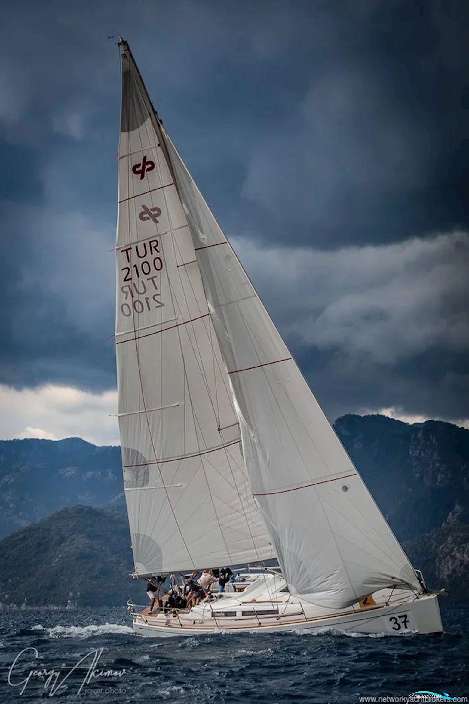 Cantiere Del Pardo Grand Soleil 37 B&C