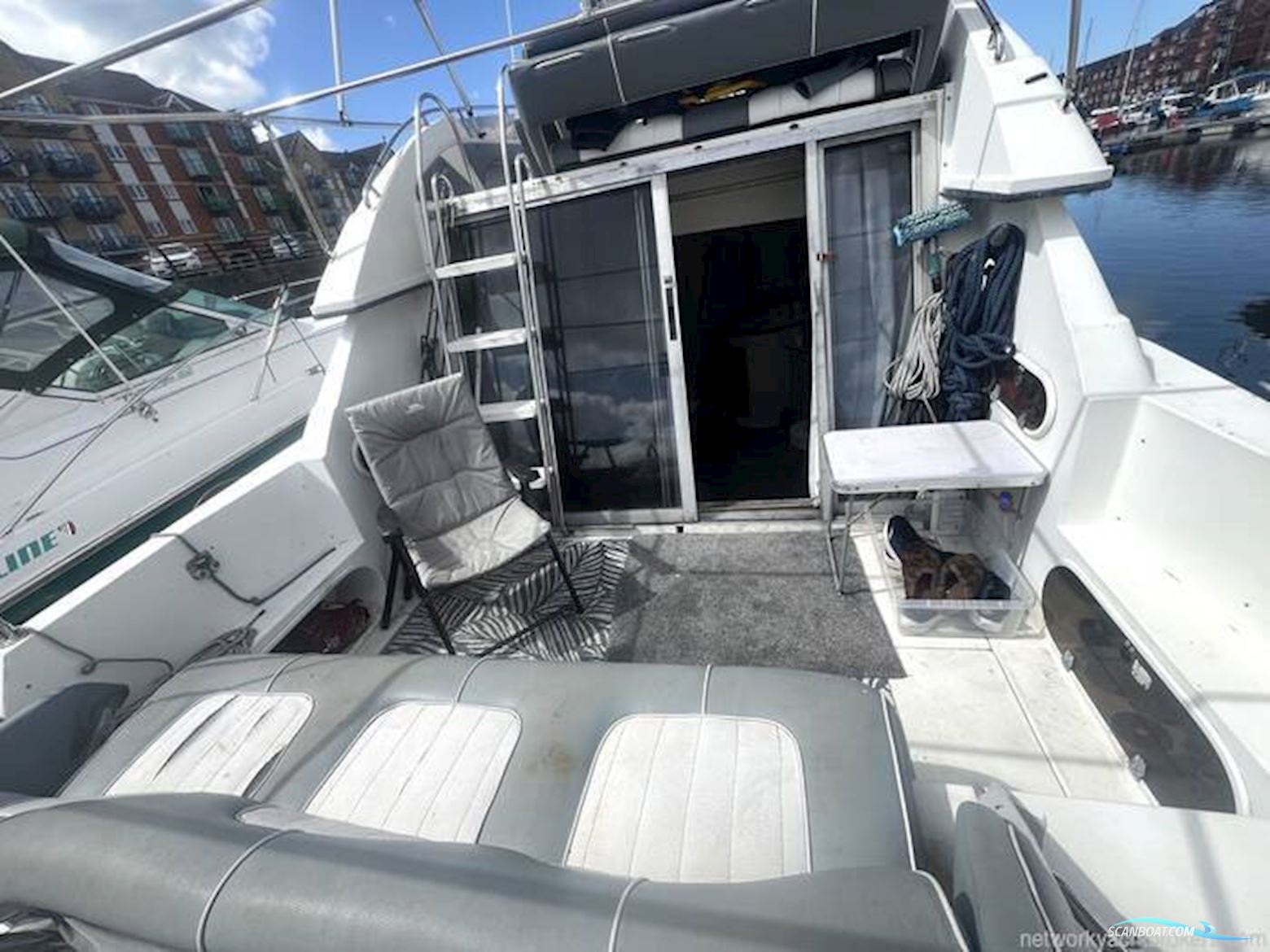 Carver Santego 30