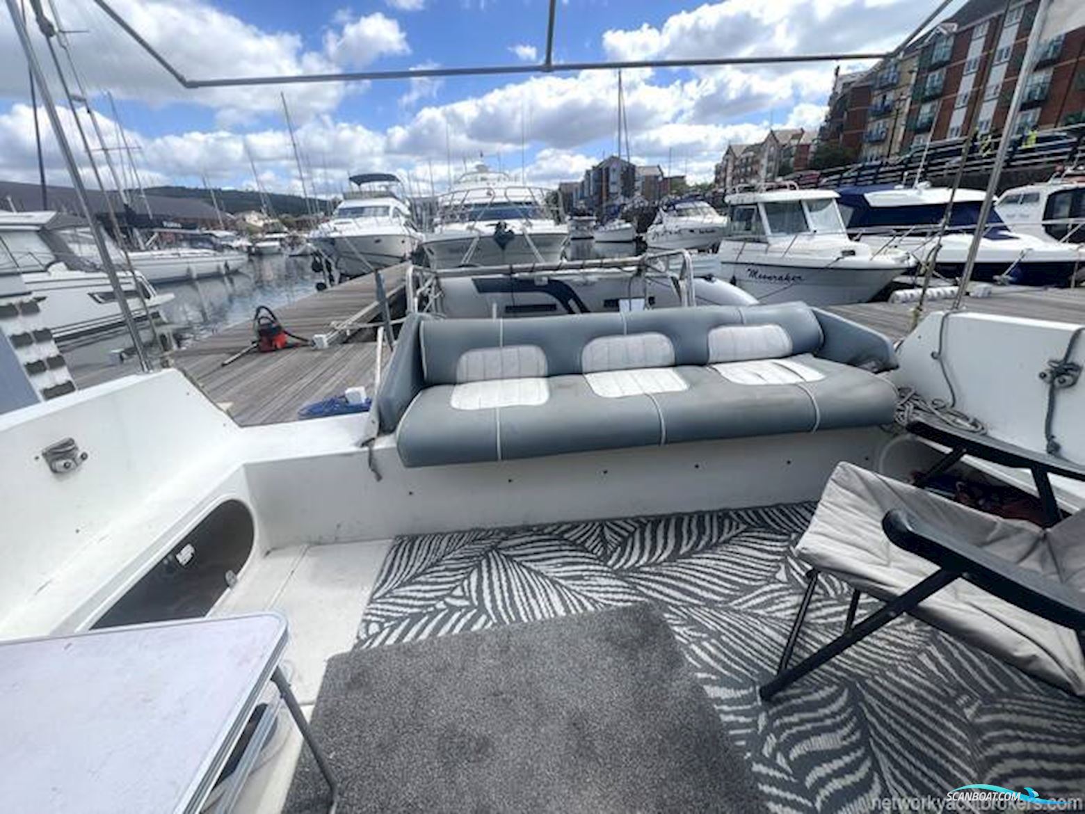Carver Santego 30
