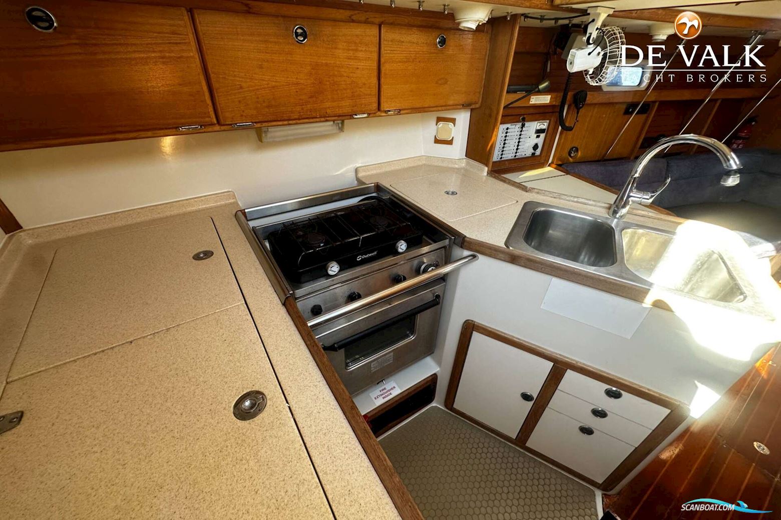 Catalina 320