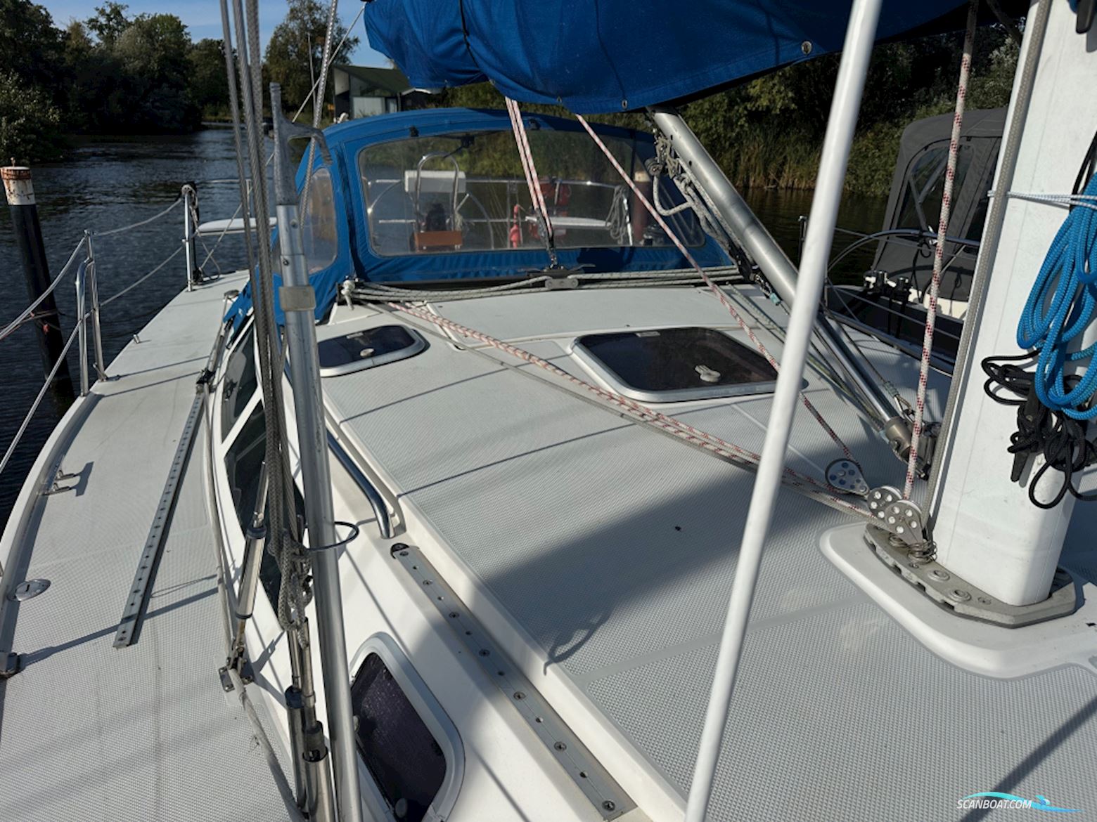 Catalina 320