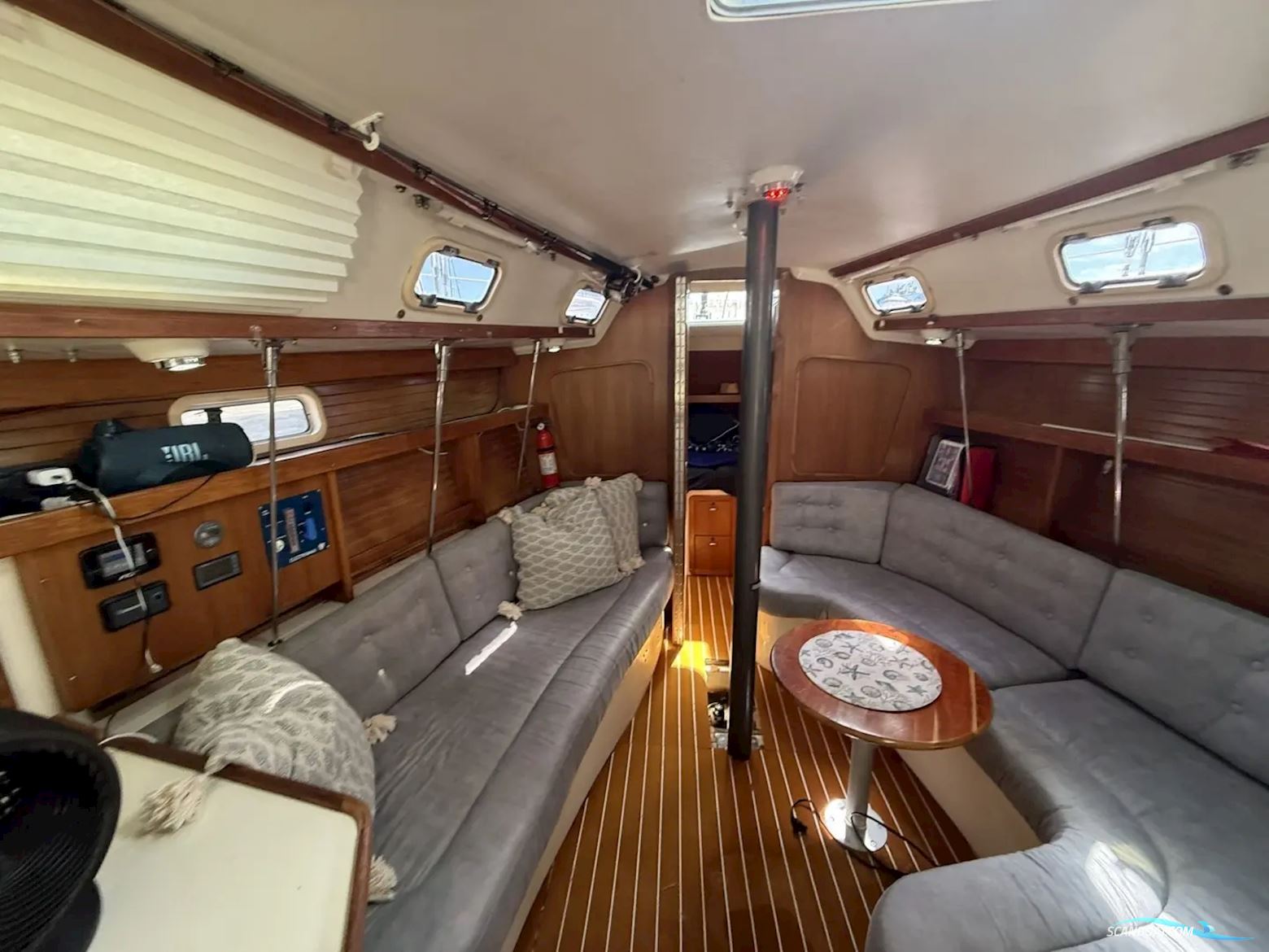 Catalina 320