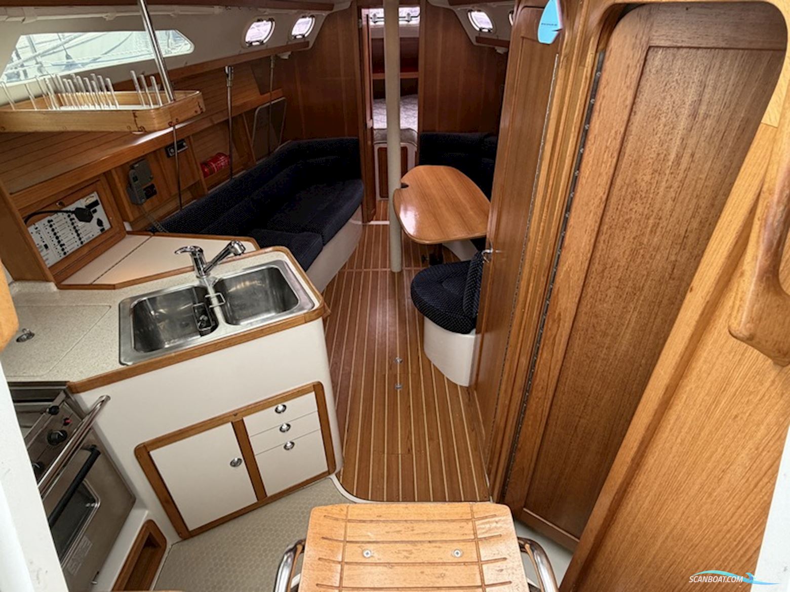 Catalina 320