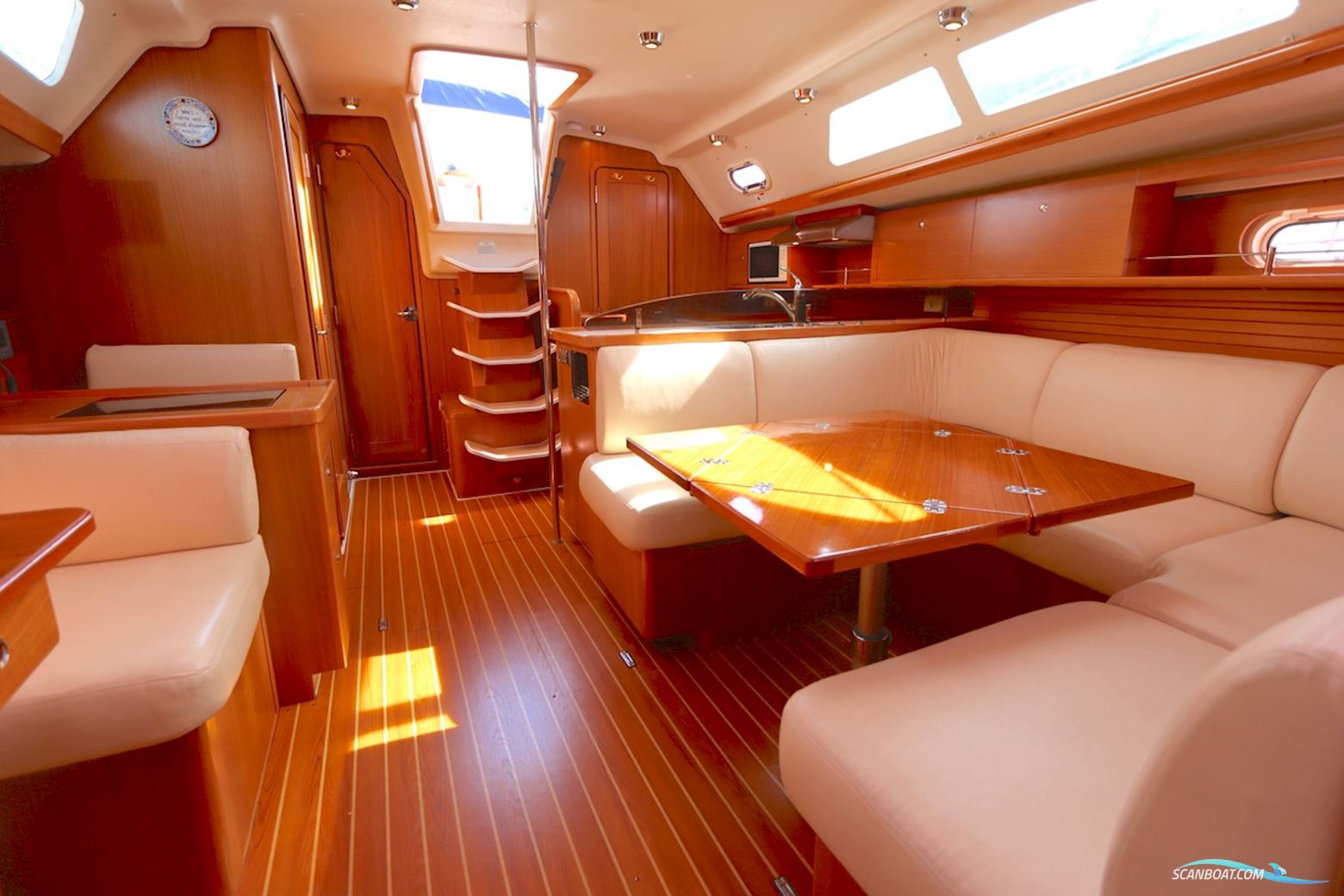 Catalina 445