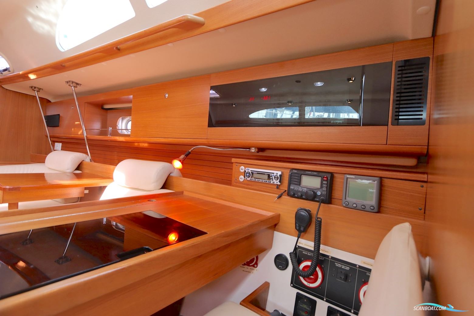 Catalina 445