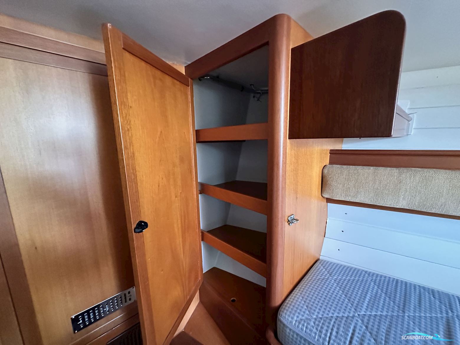 Celeste 36