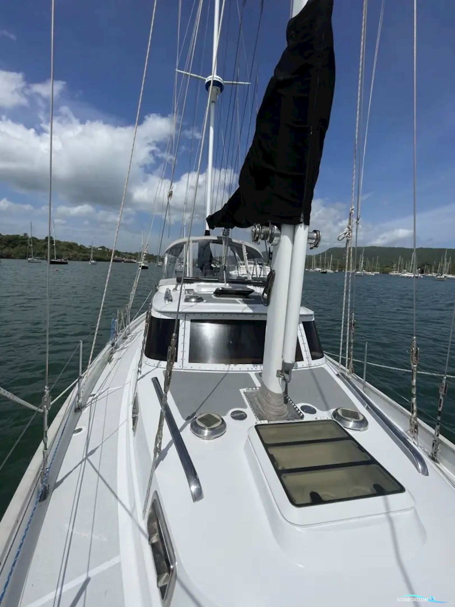 Challenger Anacapa 42