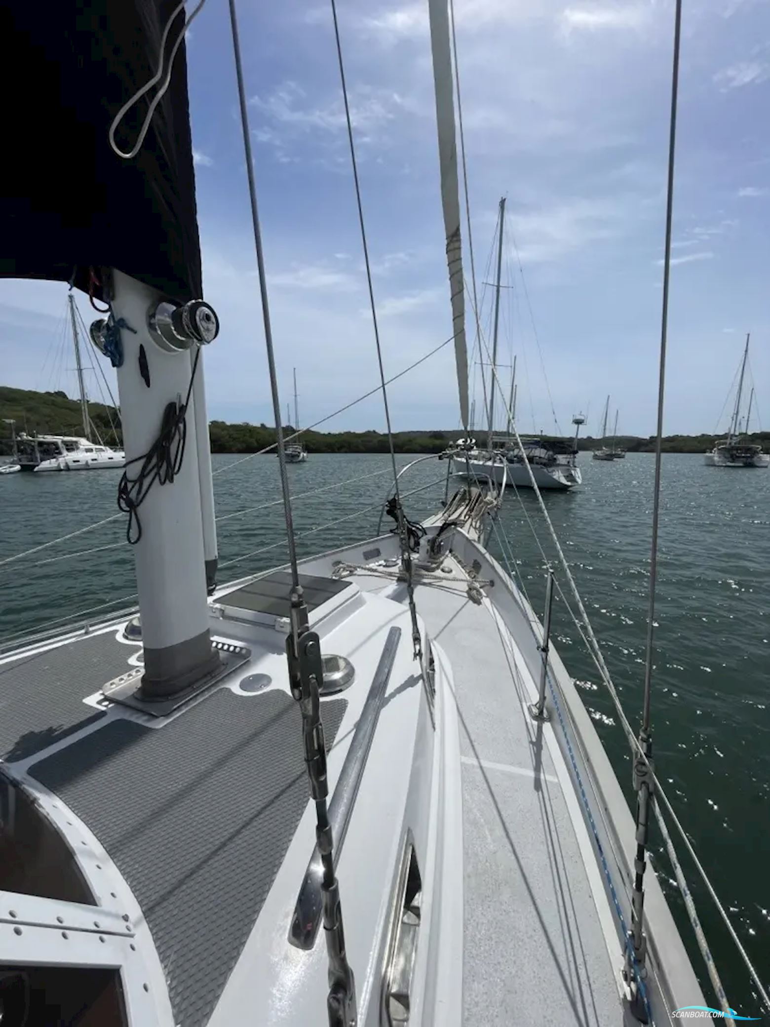 Challenger Anacapa 42