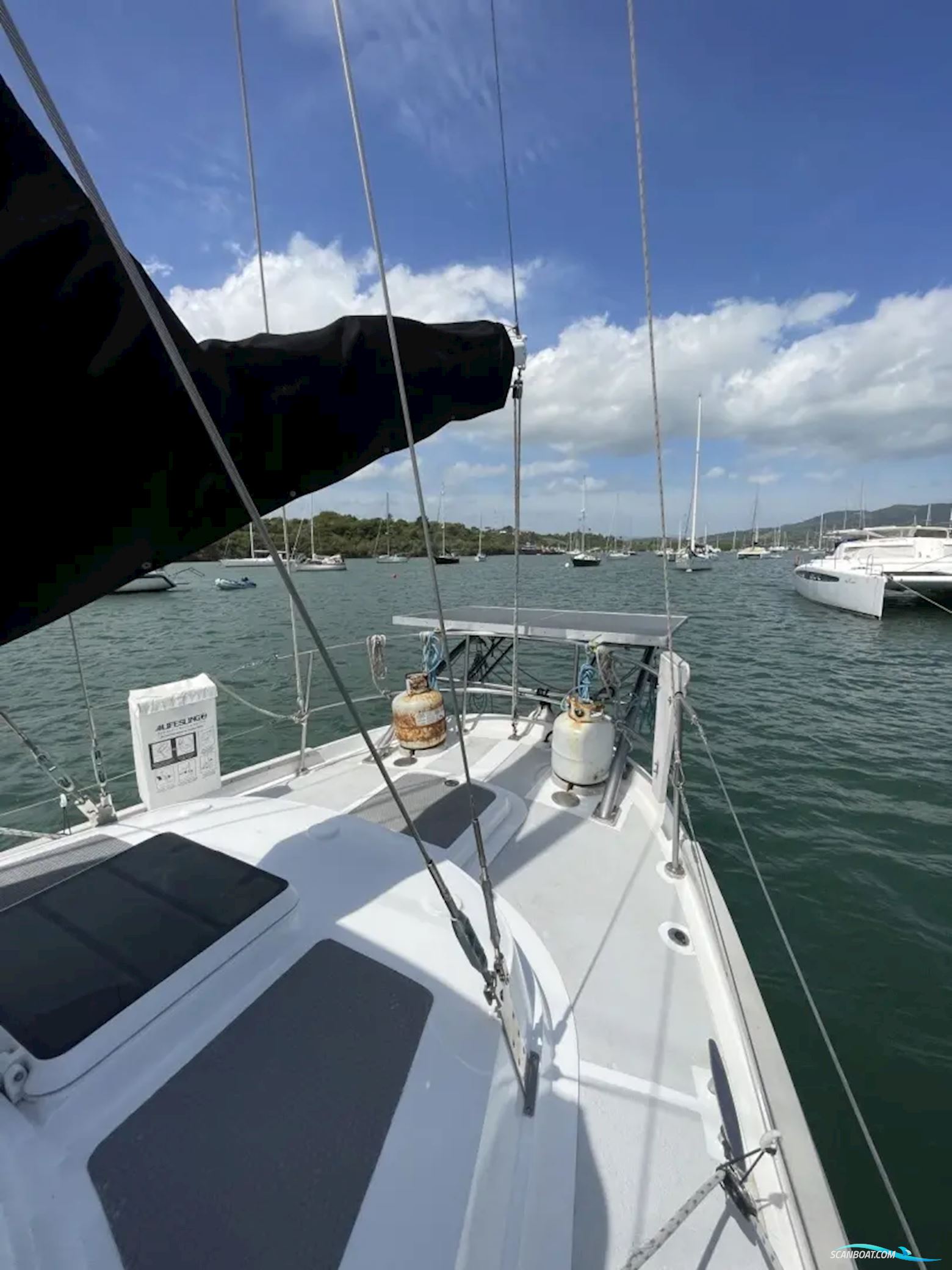 Challenger Anacapa 42