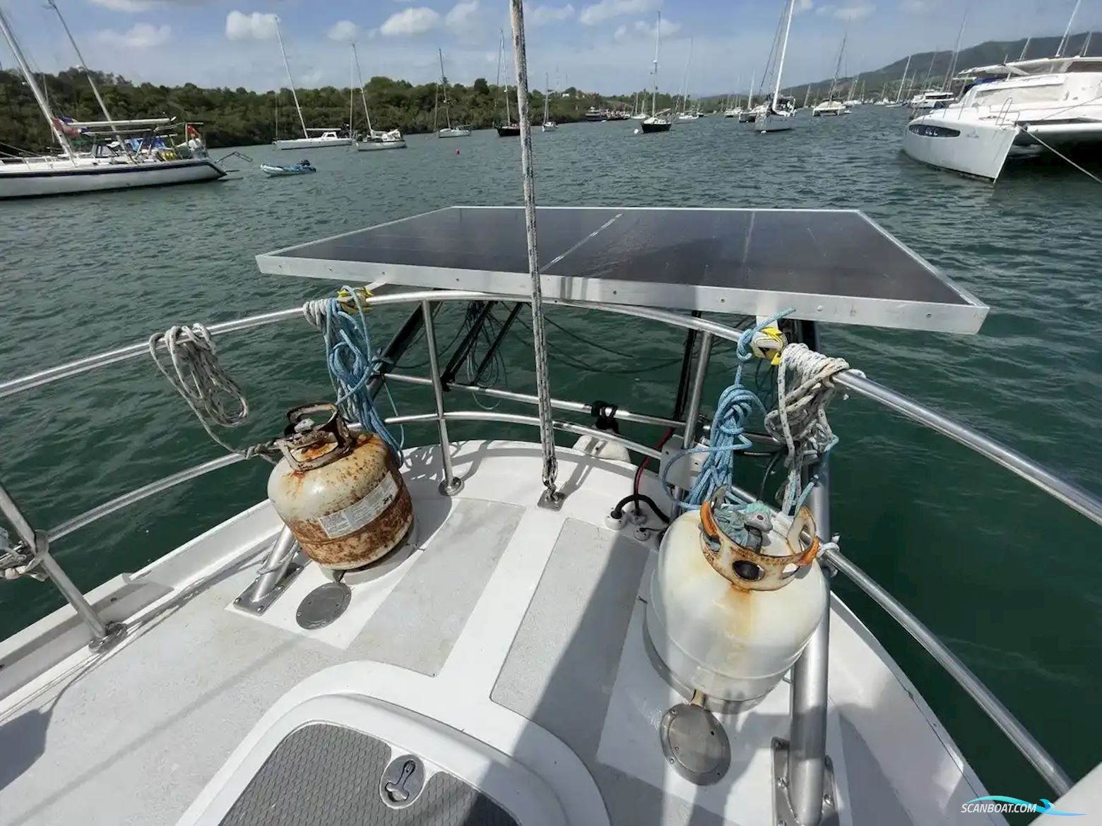 Challenger Anacapa 42