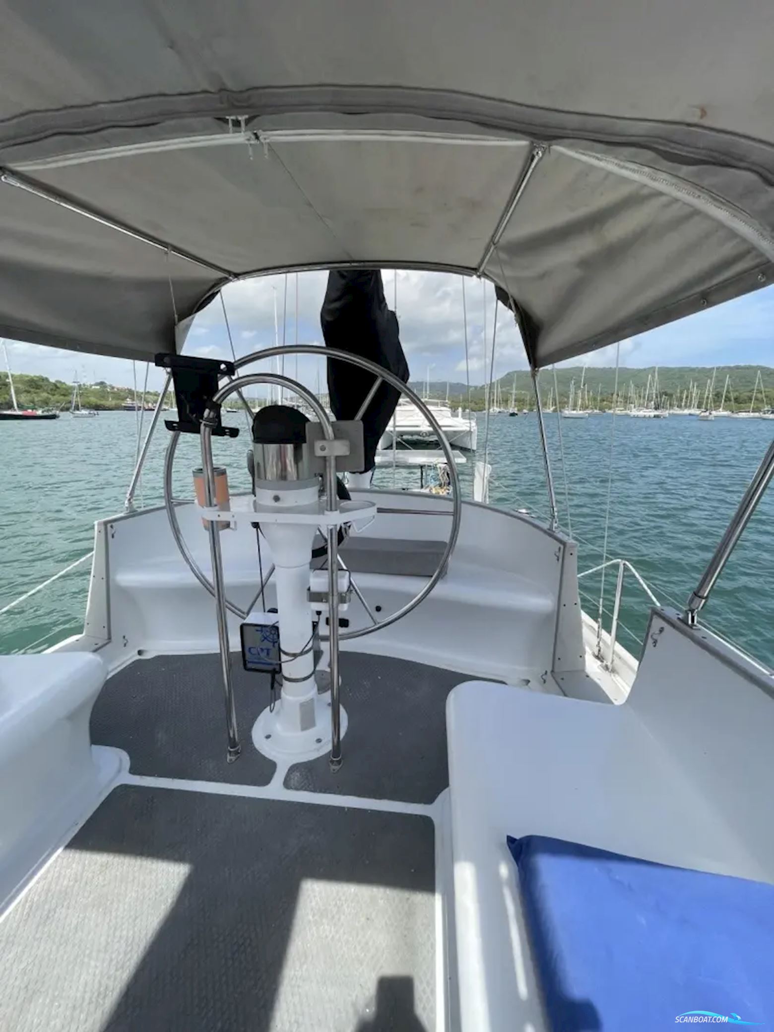 Challenger Anacapa 42