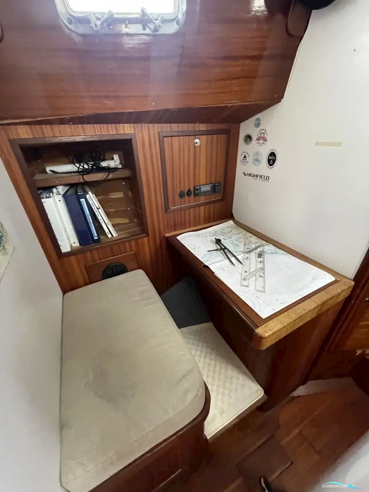 Challenger Anacapa 42