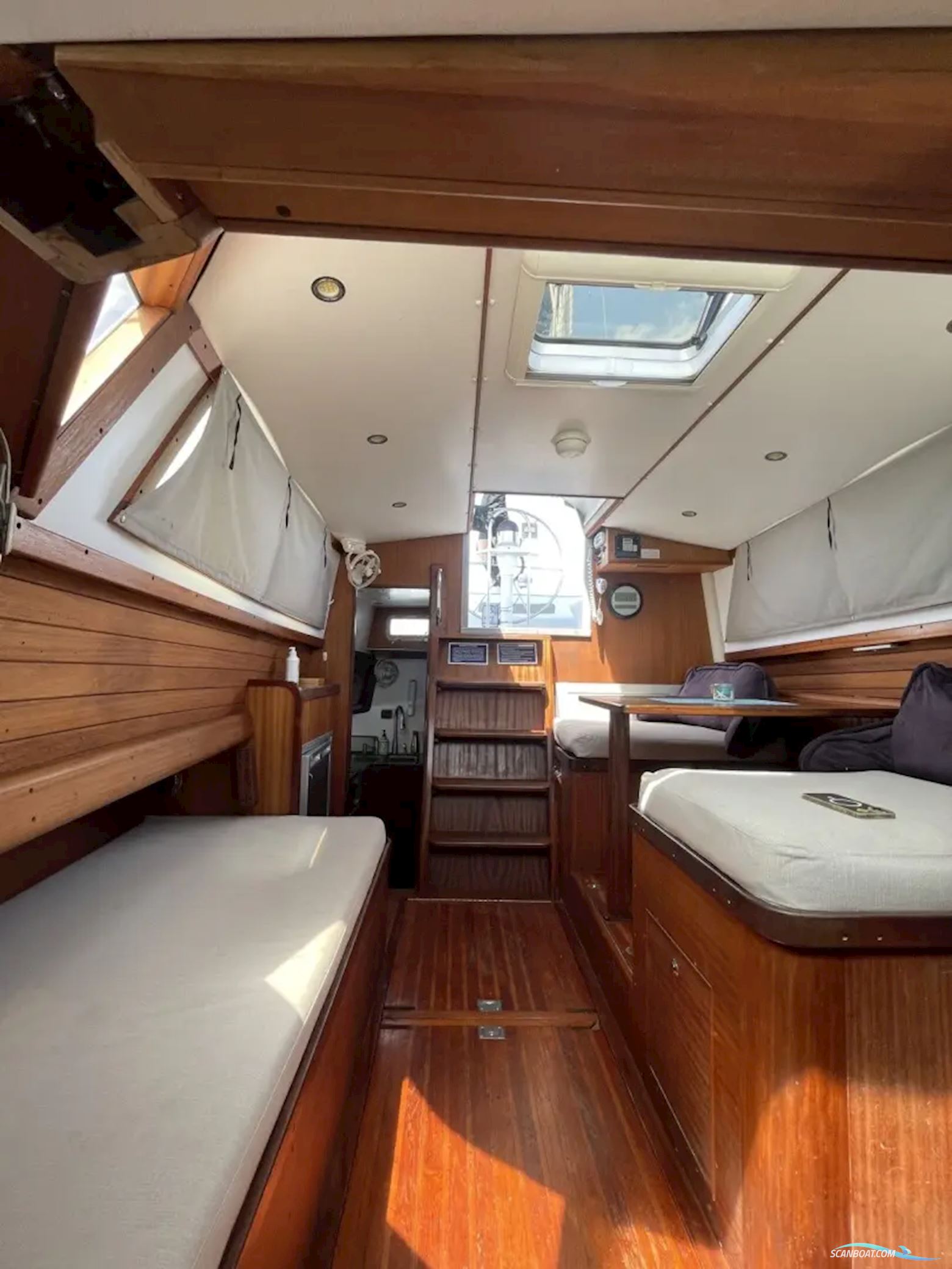 Challenger Anacapa 42