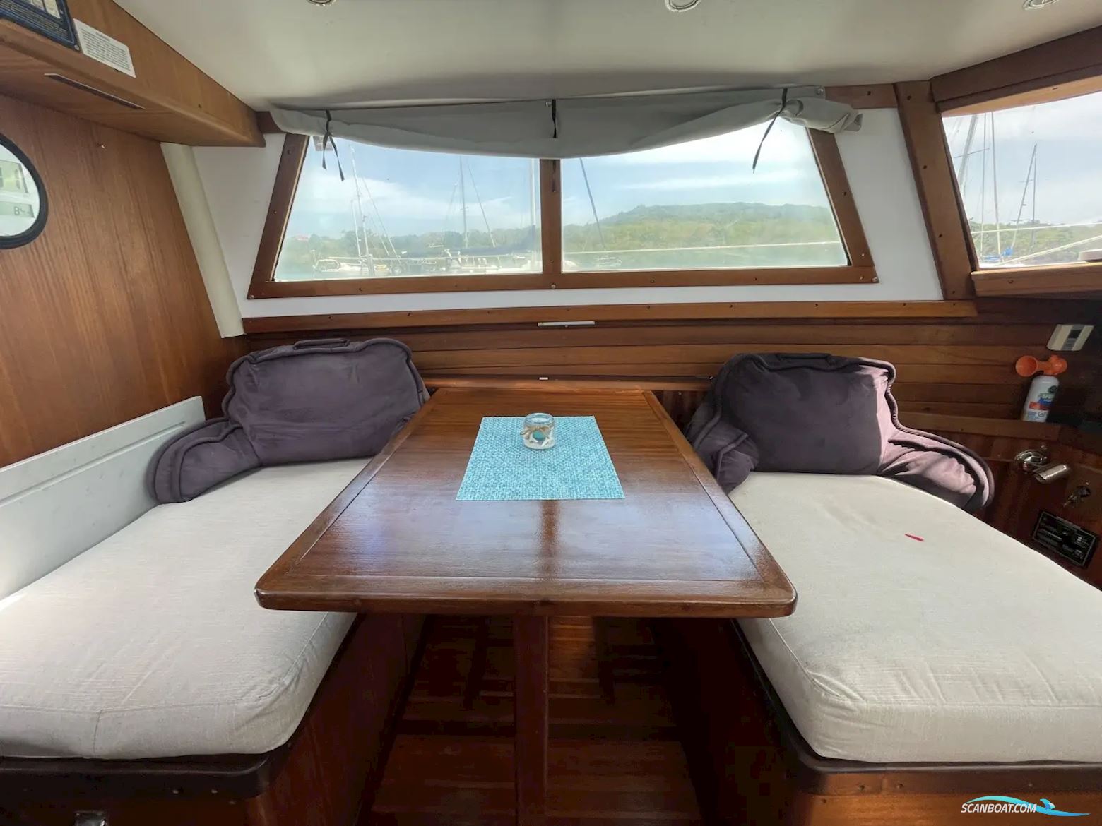 Challenger Anacapa 42
