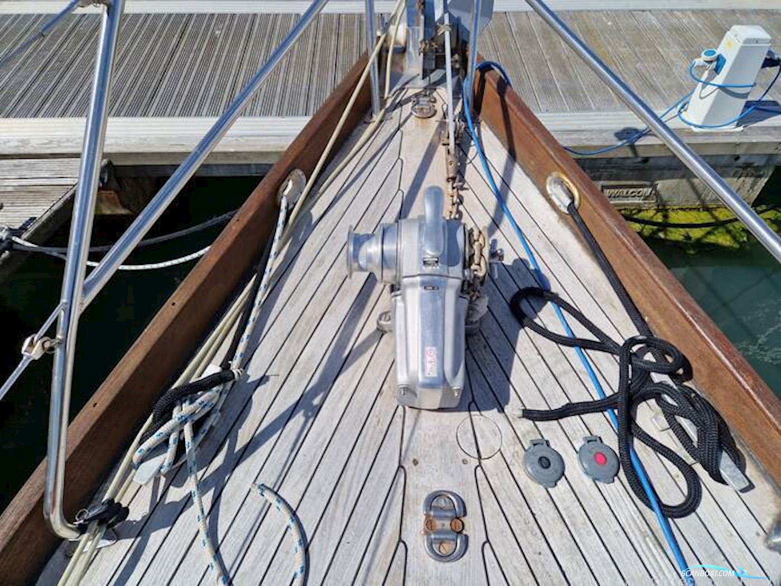Classic Yacht Robertson 35