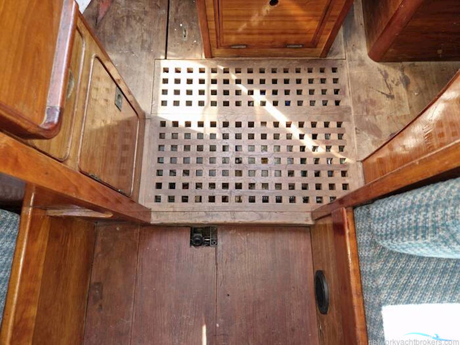 Classic Yacht Robertson 35