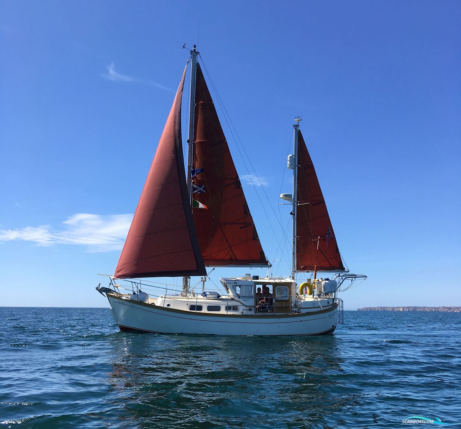 Colvic Watson 32, 1994, Excellent Condition | Lagos Marina Berth | Ideal Liveaboard EU Vat Paid Status Sejlbåd 1994, med Ford Xld 1.8 Diesel, 4-Cylinder Marinized motor, Portugal