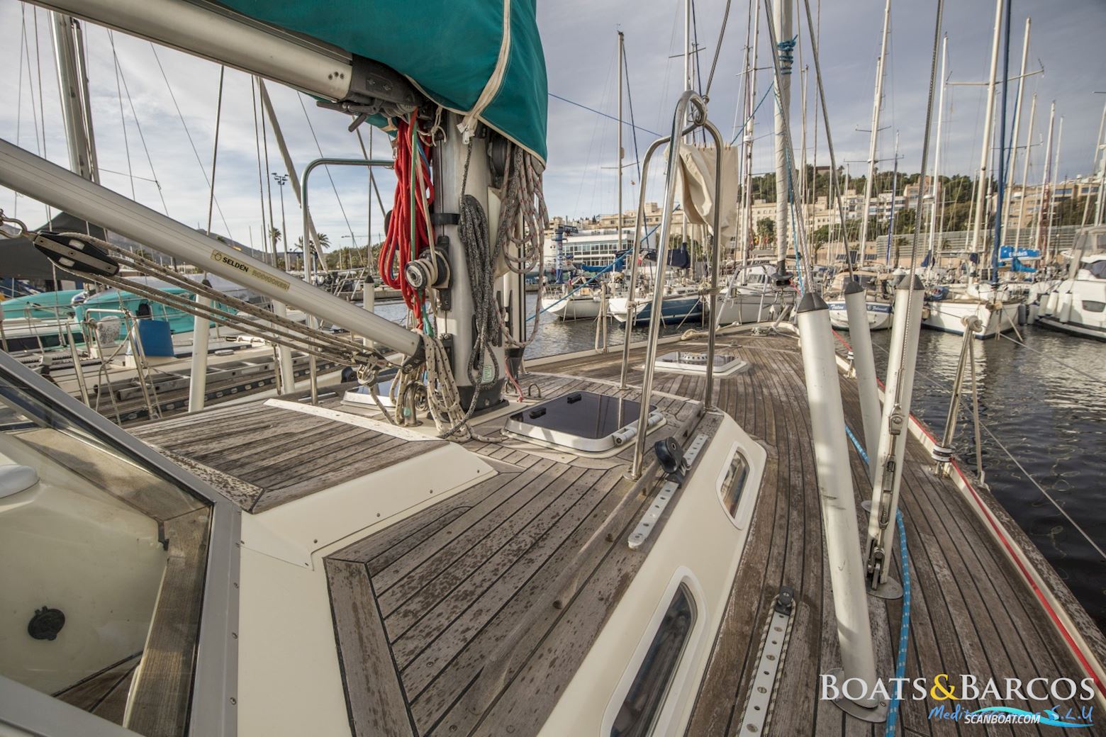 Contest Yachts 43