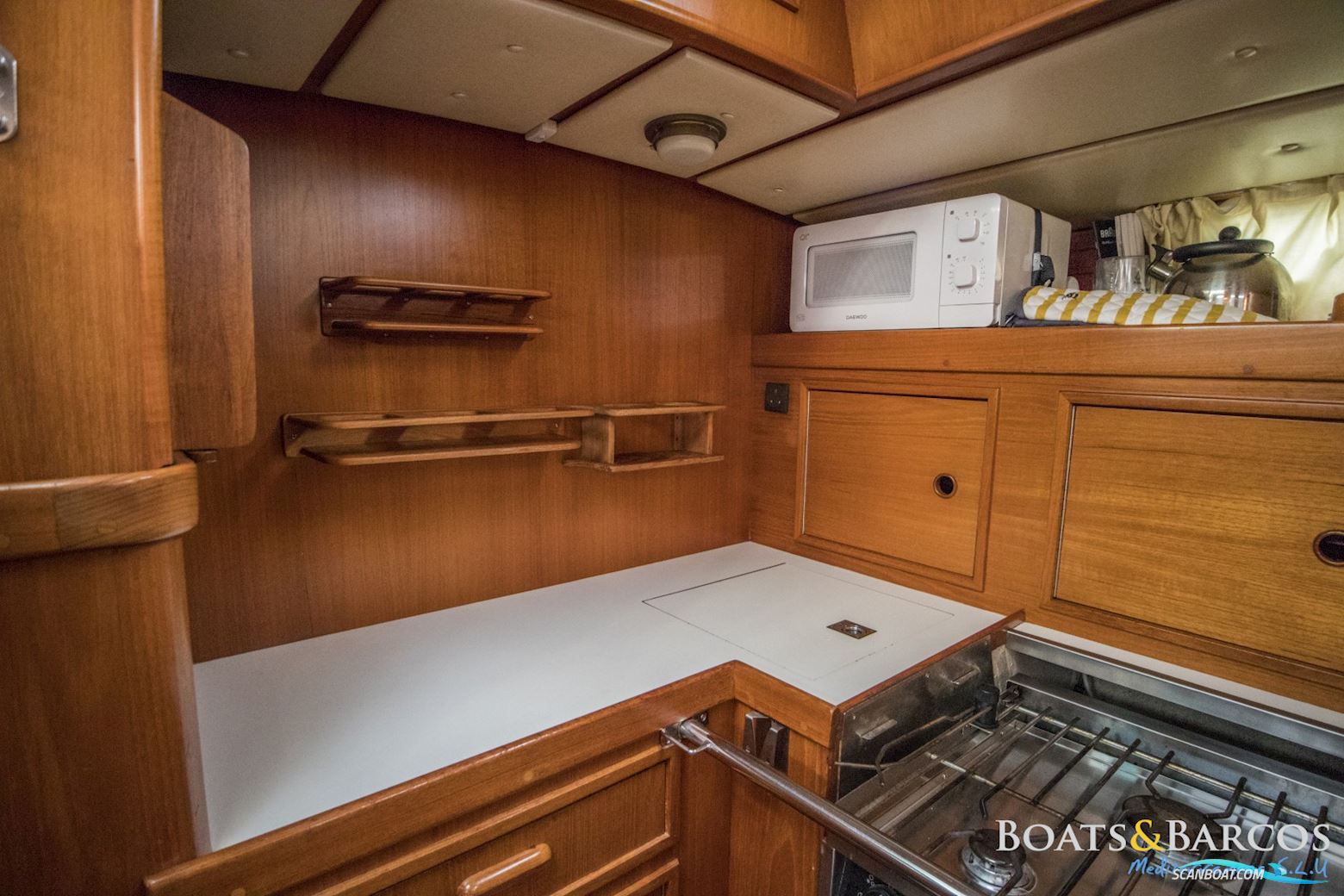Contest Yachts 43