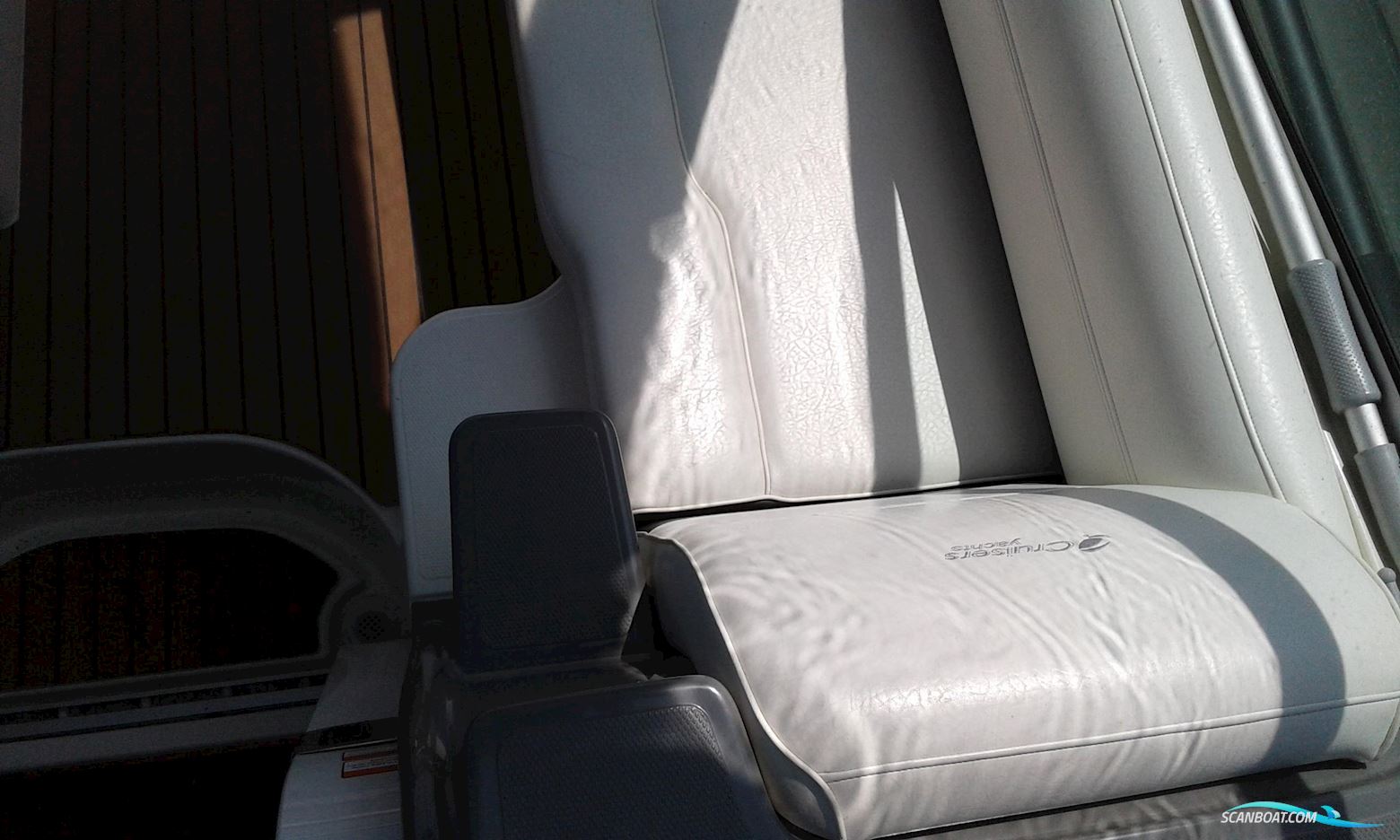 Cruisers Yachts 300 Cxi Express