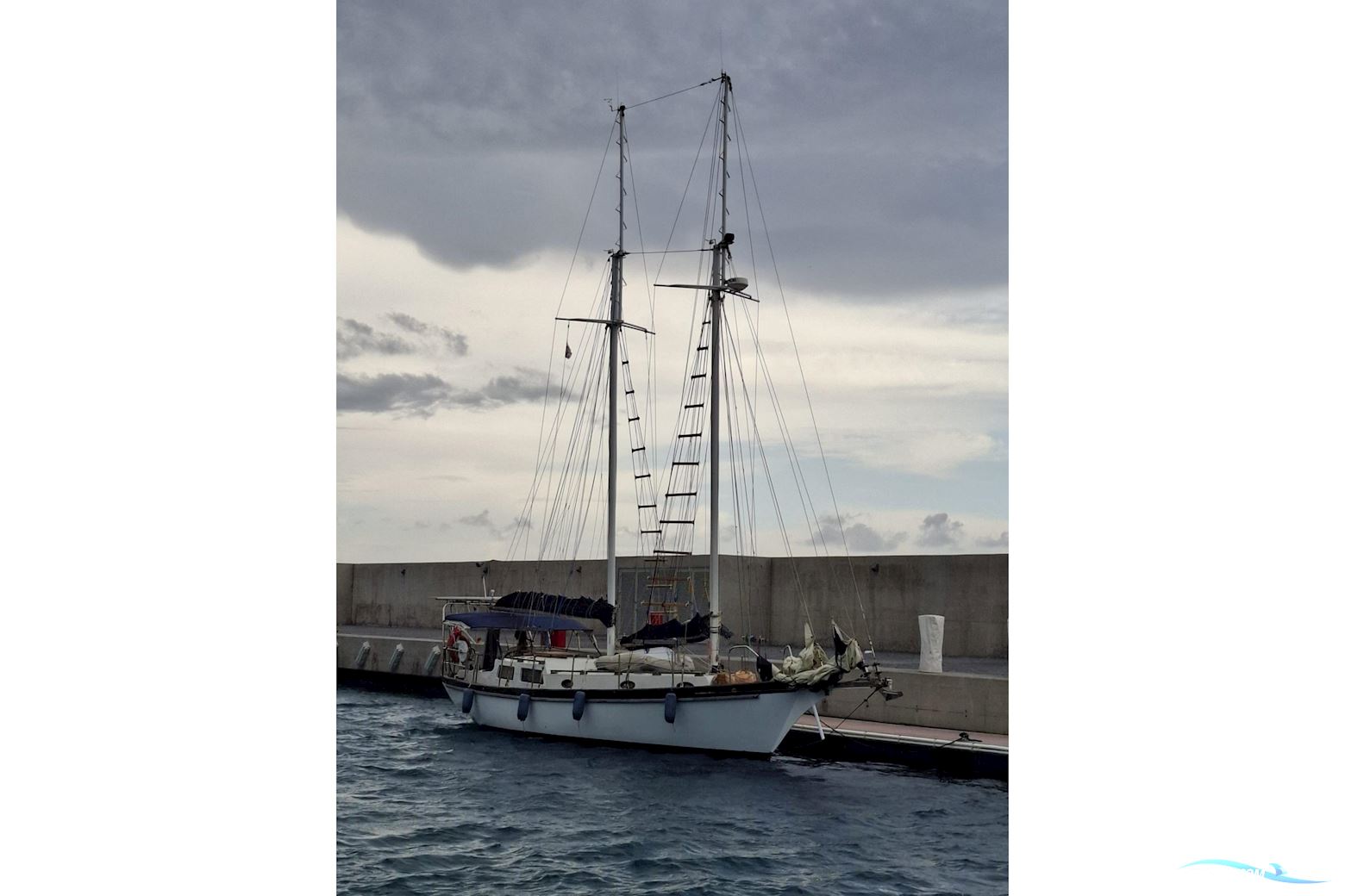 Custom Built Hout bay 40