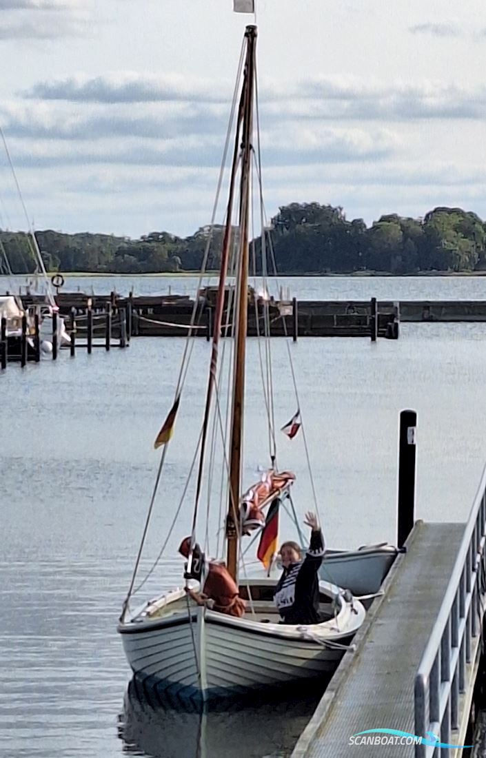 Damjolle Kragejolle Tuckerboot Gaffelsegler Spitzgatter Poca 17