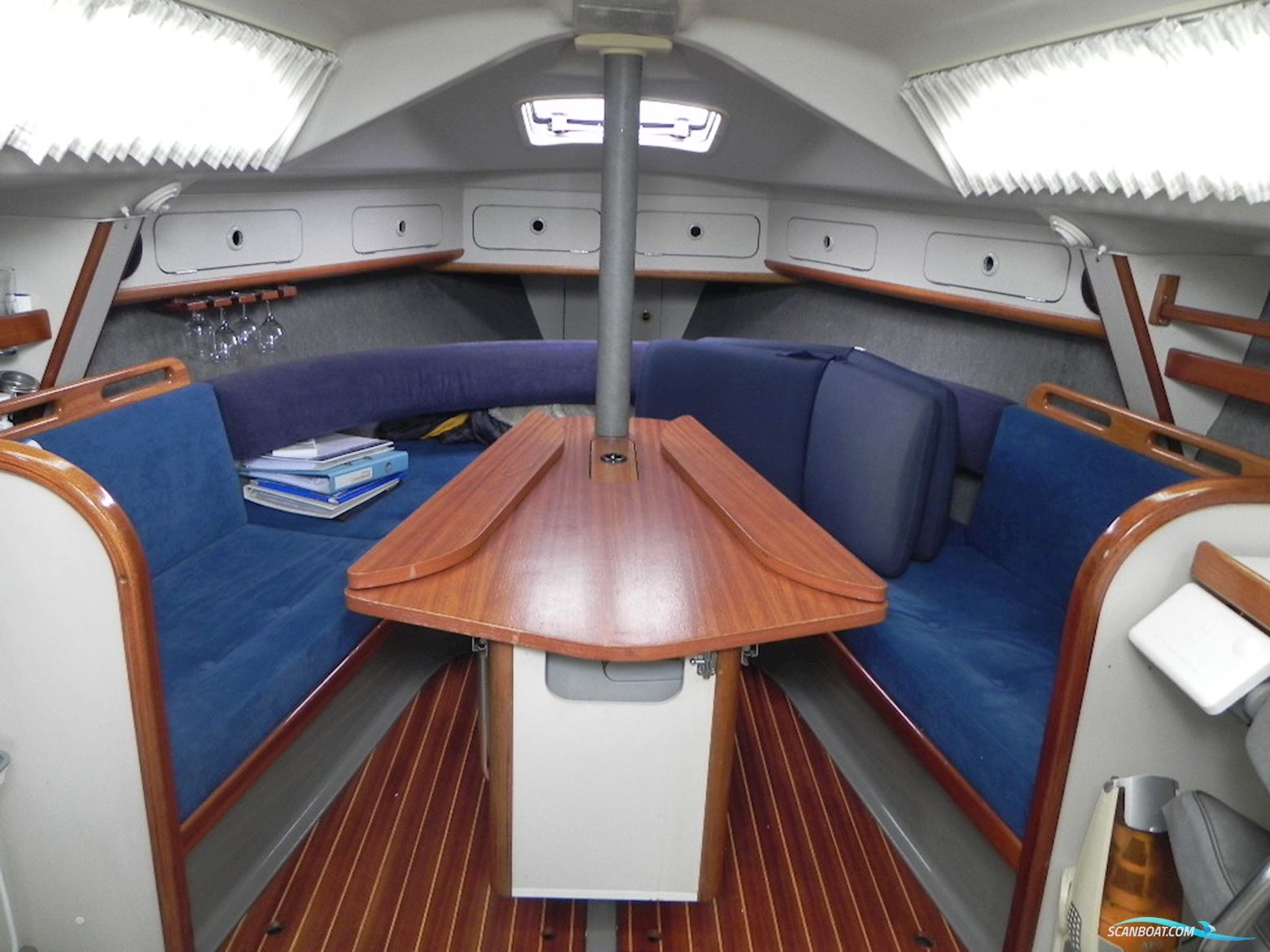 Dehler  28