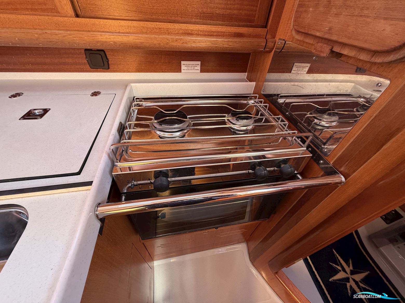 Delphia Delphia 37