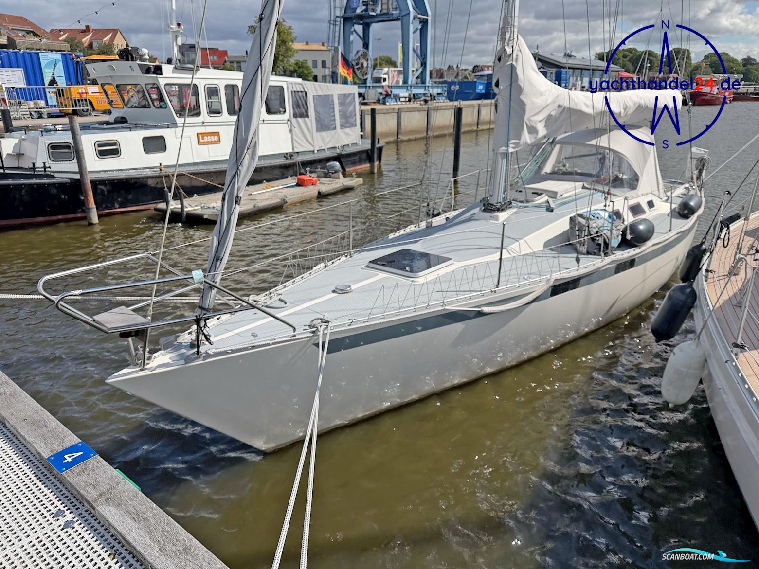 Diva 39 Sejlbåd 1986, med Yanmar 2GM20 motor, Tyskland