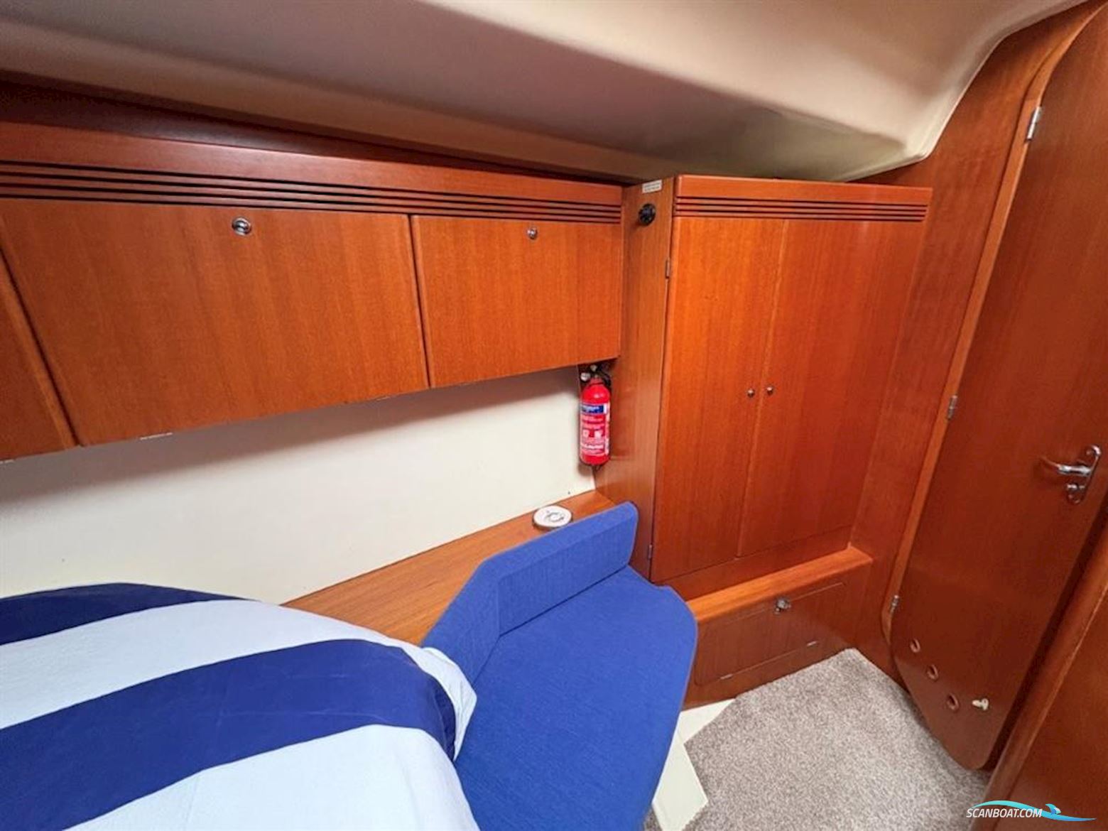 Dufour  44 Performance