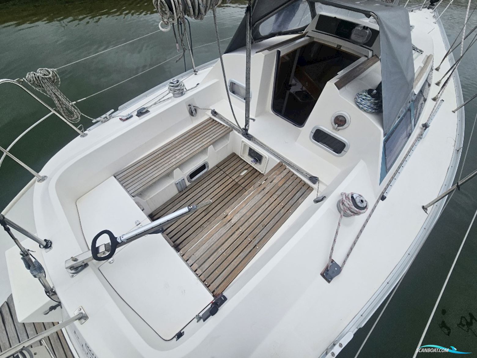 Dufour 28