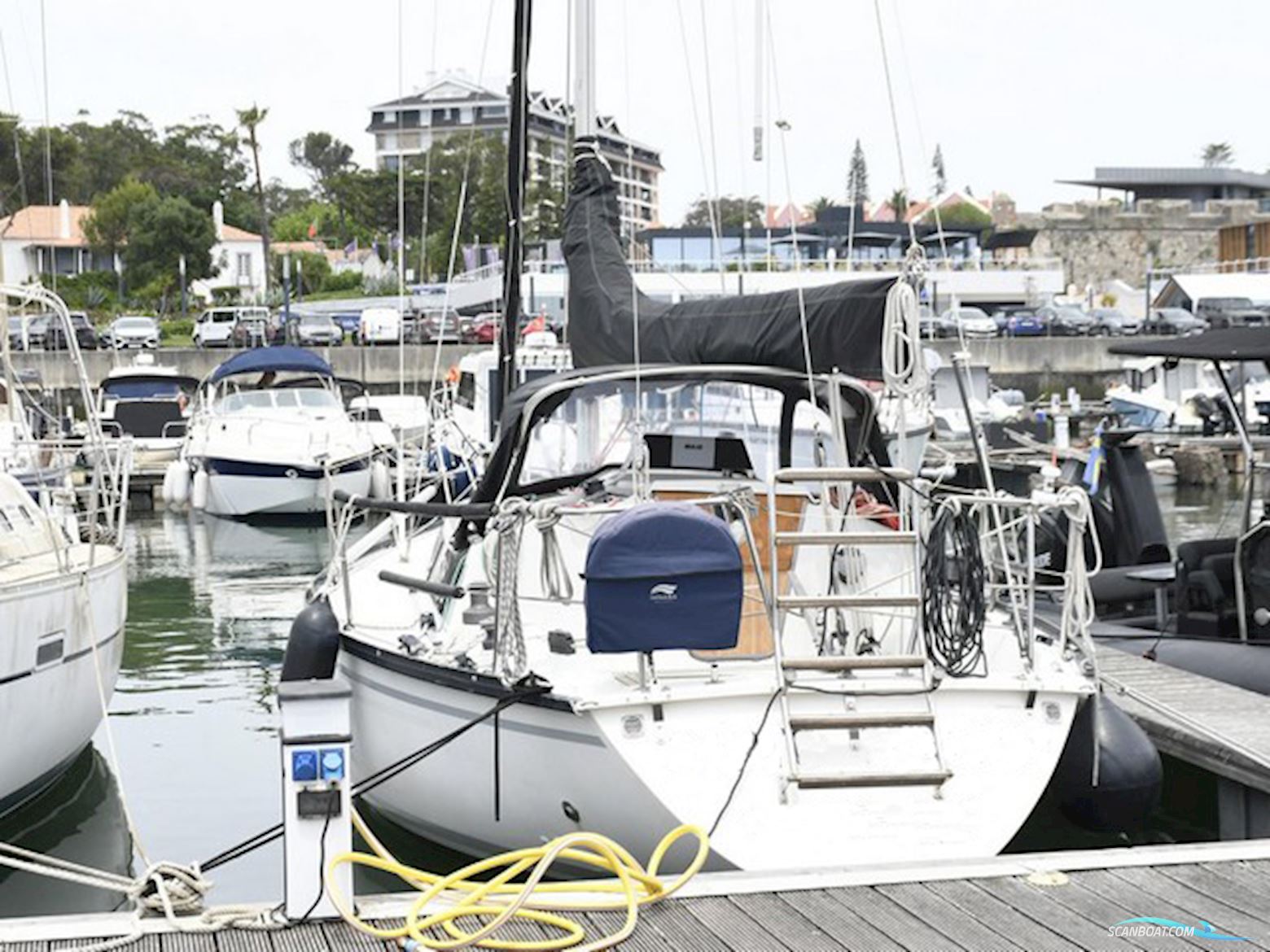 Dufour 3800